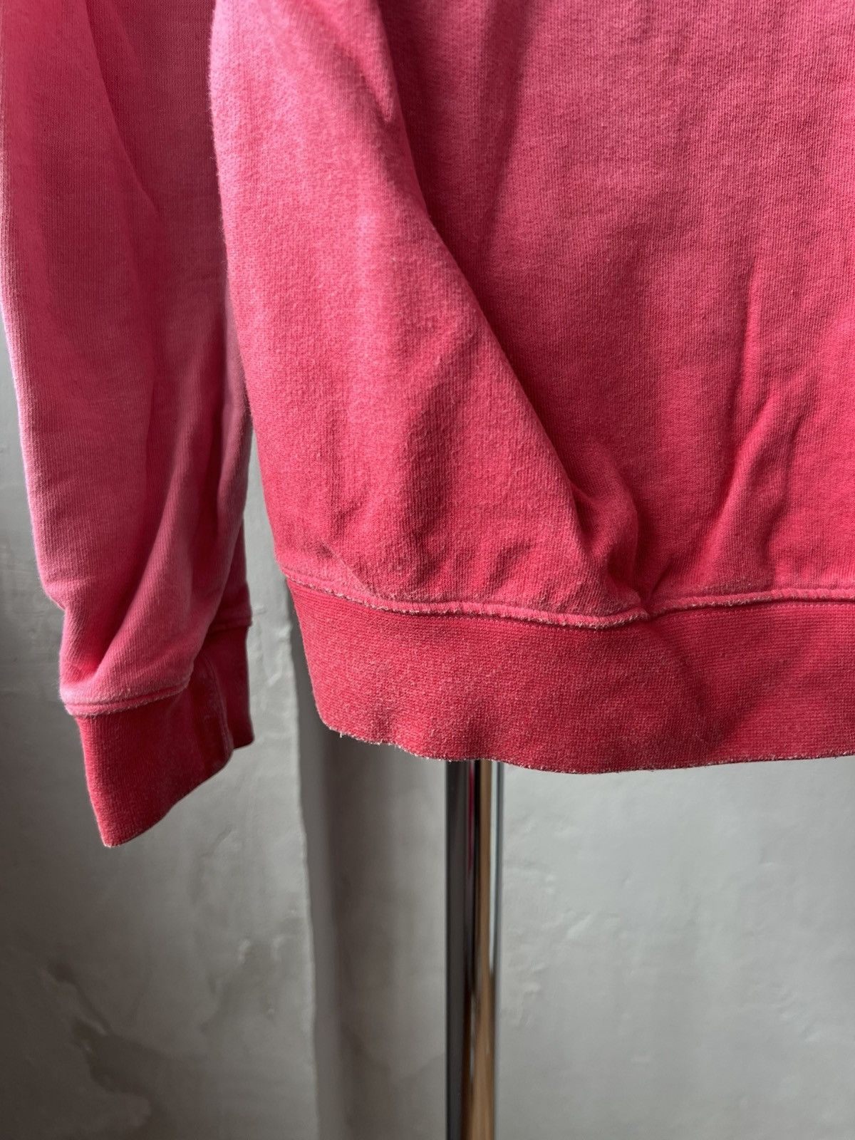 Versace Jeans Couture Versace Jeans MENS PINK BIG LOGO FADED SWEATSHIRT SIZE M Size US M / EU 48-50 / 2 - 21 Thumbnail