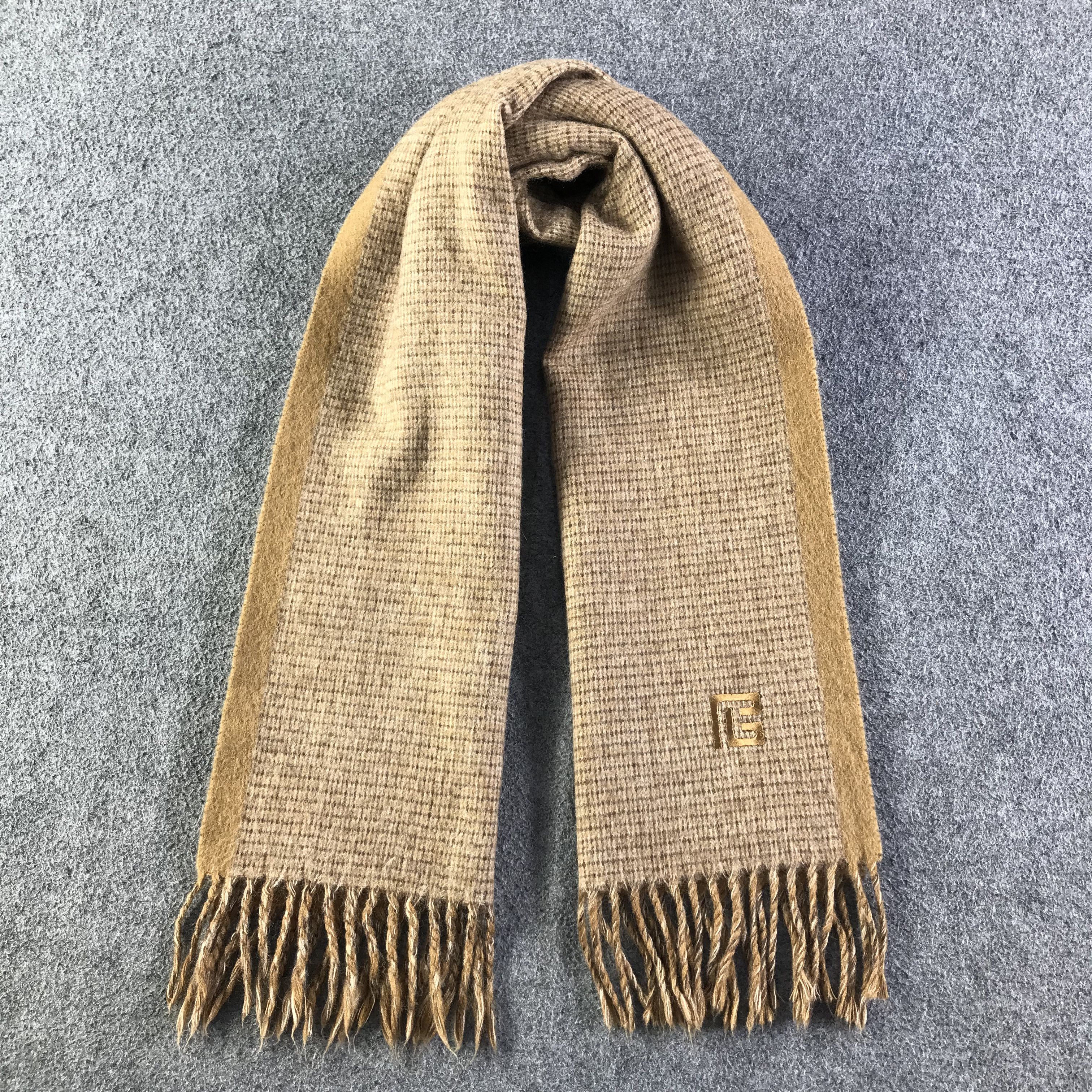 Pierre Balmain Pierre Balmain Scarf / Muffler / Neckwear SS1554 Size ONE SIZE - 1 Thumbnail
