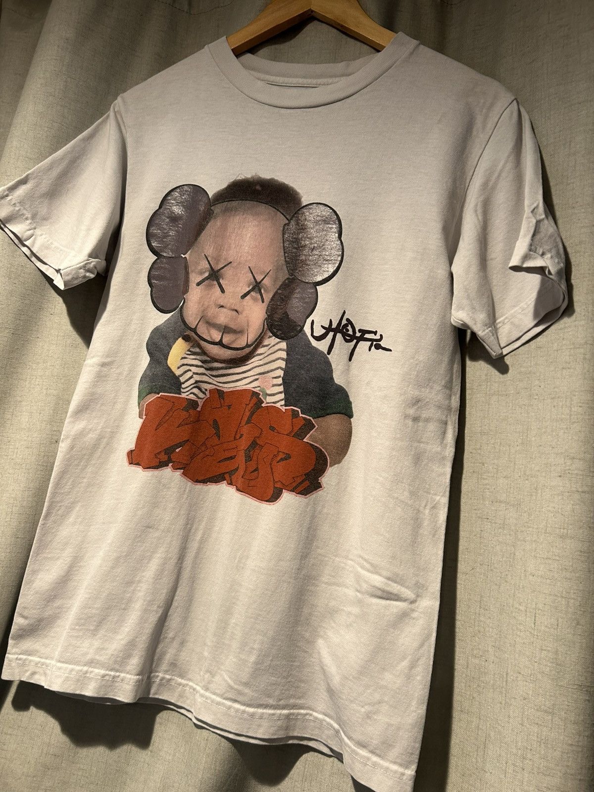 Travis Scott x Kaws • utopia tee • Size-Small