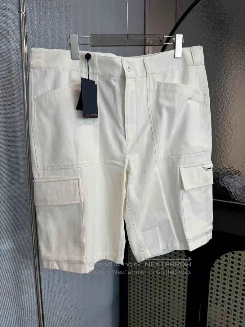 Louis Vuitton Louis Vuitton White Cargo Shorts. Size US 36 / EU 52 - 1 Thumbnail