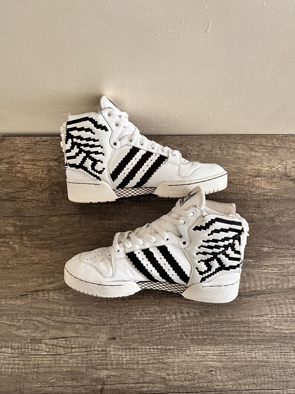 Adidas × Jeremy Scott Jeremy Scott Pixel RARE Size US 8 / EU 41 - 6 Thumbnail