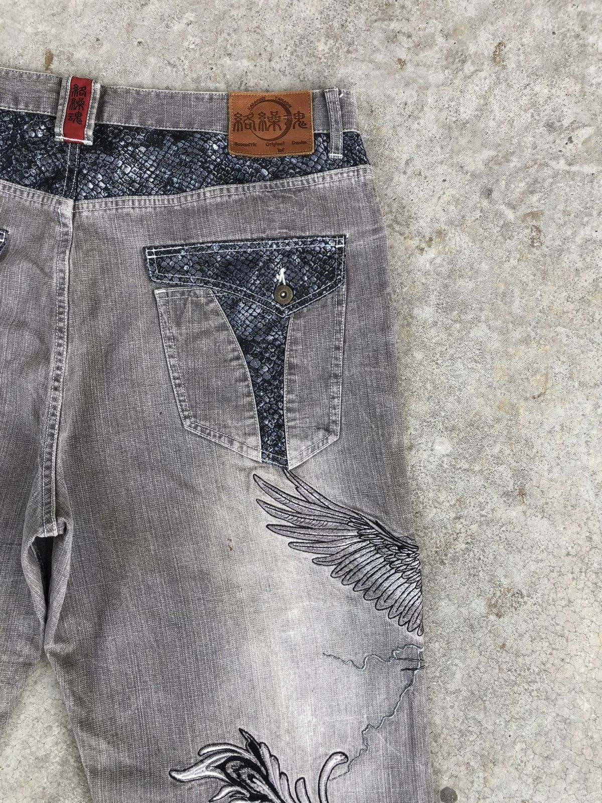 Karakuri Tamashii Karakuri Tamashii Embroidered Jeans Distressed Size US 38 / EU 54 - 10 Thumbnail