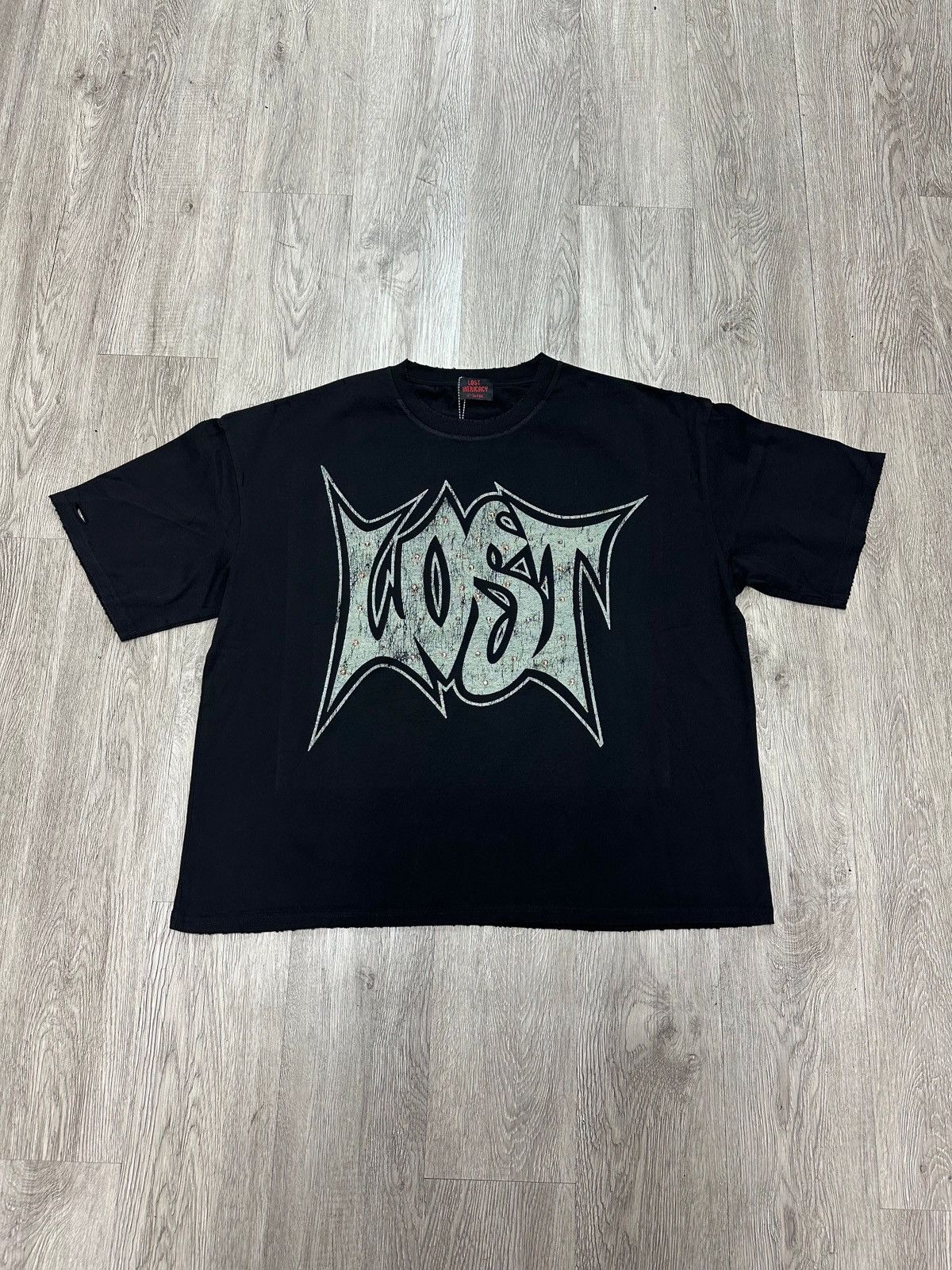 List intricacy black outline tee