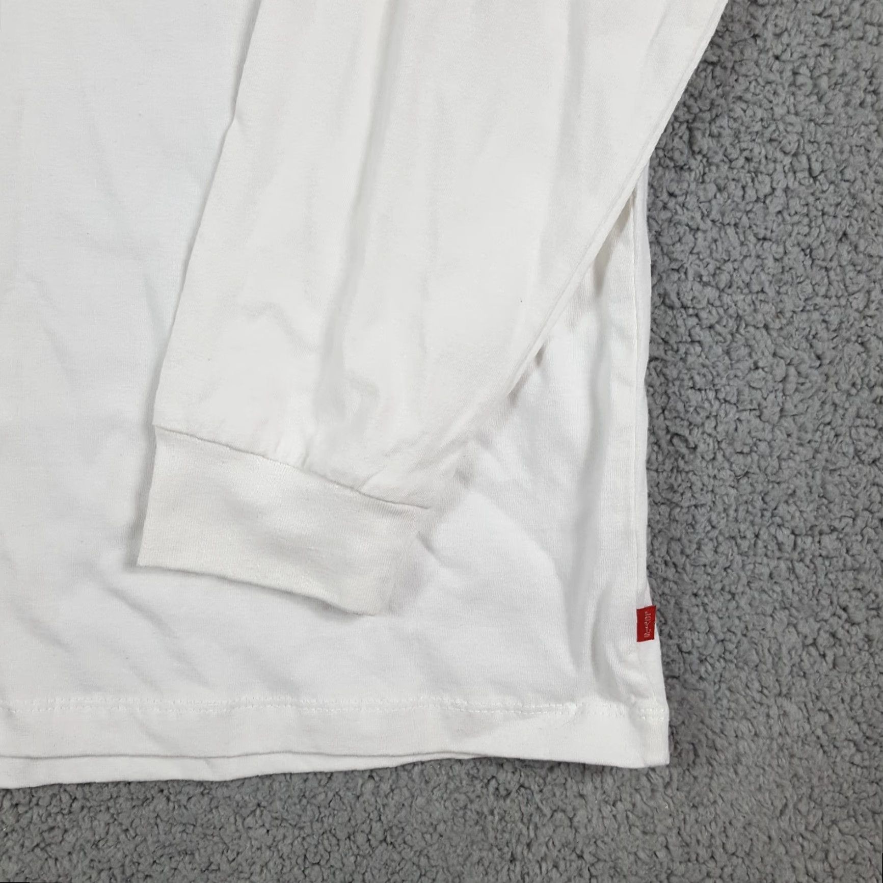Levi's VINTAGE Levi's Shirt Men's XL Long Sleeve White 00s Beach Logo Levi Strauss Red Tab T Shirt Mens Size US XL / EU 56 / 4 - 4 Thumbnail