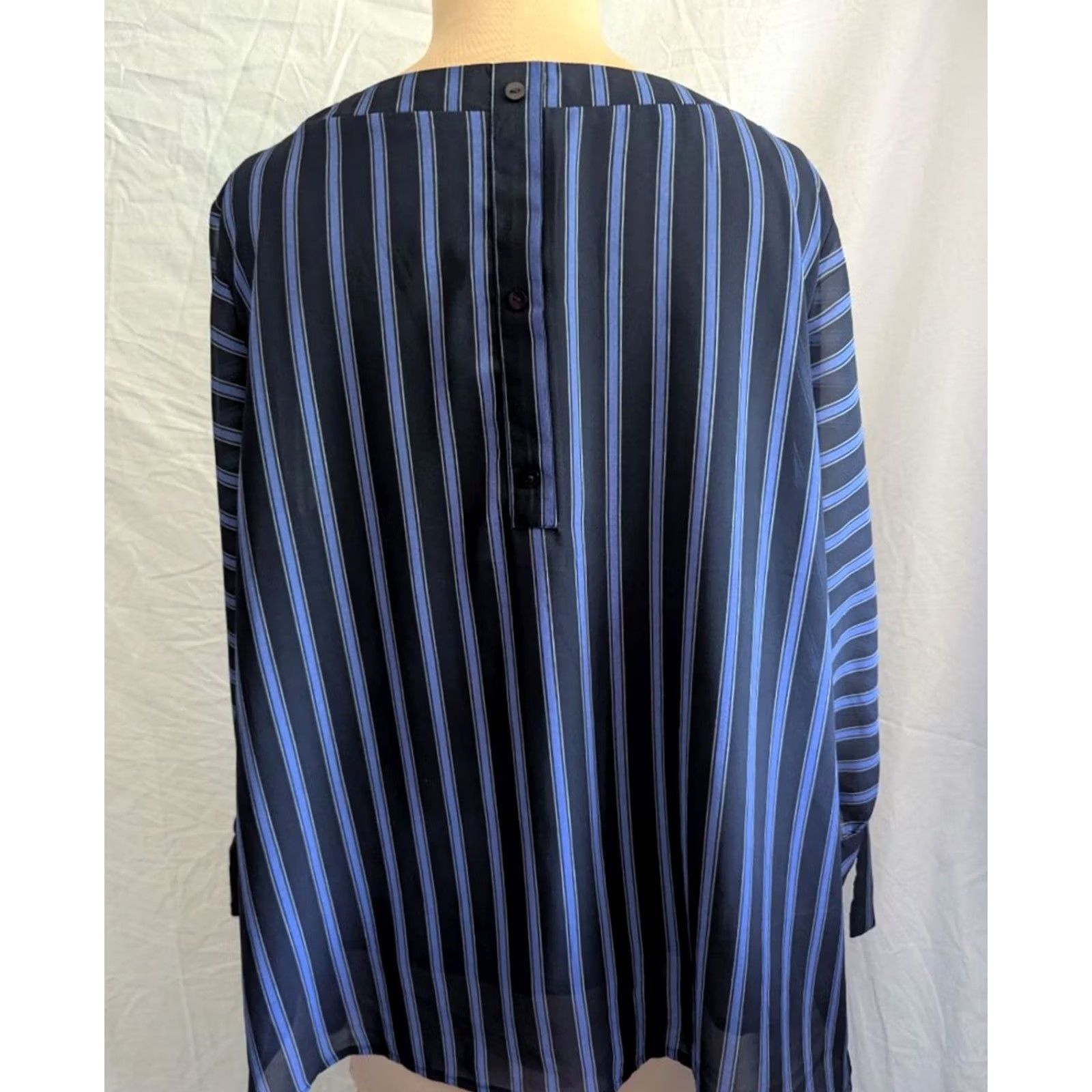 Vintage Westport Blouse 3/4 Tie Sleeve Navy & Cobalt Striped Women's 1X EUC Size XL / US 12-14 / IT 48-50 - 3 Thumbnail