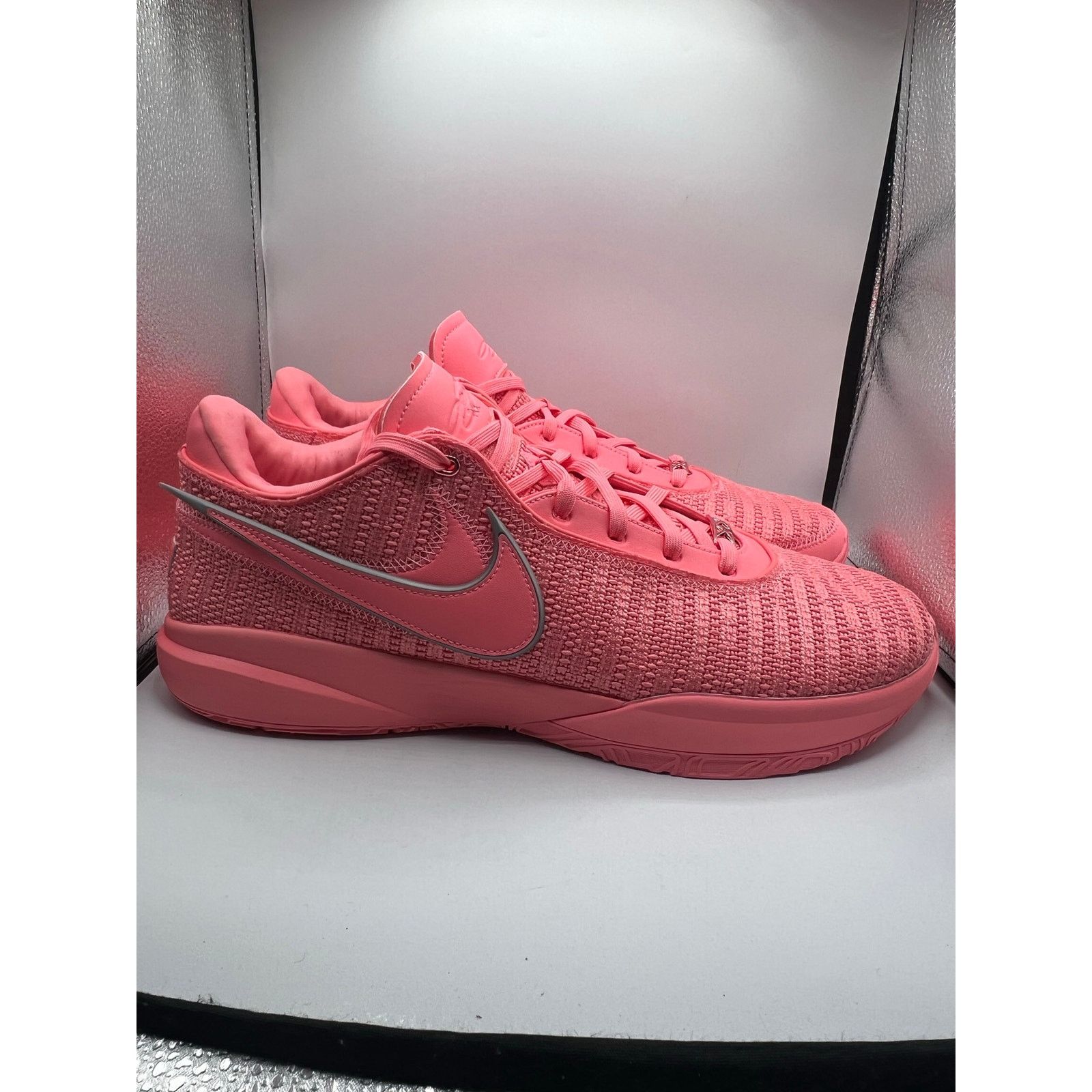 Nike Nike LeBron 20 “Pink Diamond” size 16 men’s Size US 15 / EU 48 - 3 Thumbnail