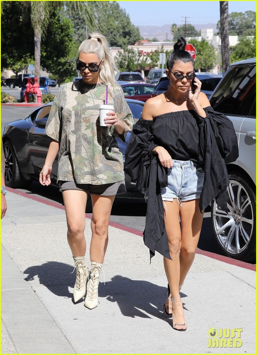 Yeezy UNRELEASED YEEZY SEASON 5 SAMPLE CAMO TEE DSWT SAMPLE Size US S / EU 44-46 / 1 - 5 Thumbnail
