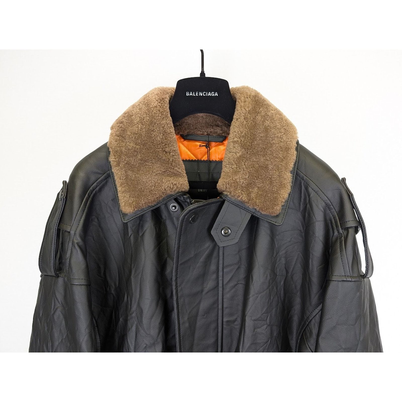 Balenciaga o1rshd1 Leather Grainy Worn Out Bomber in Black Size US M / EU 48-50 / 2 - 2 Thumbnail
