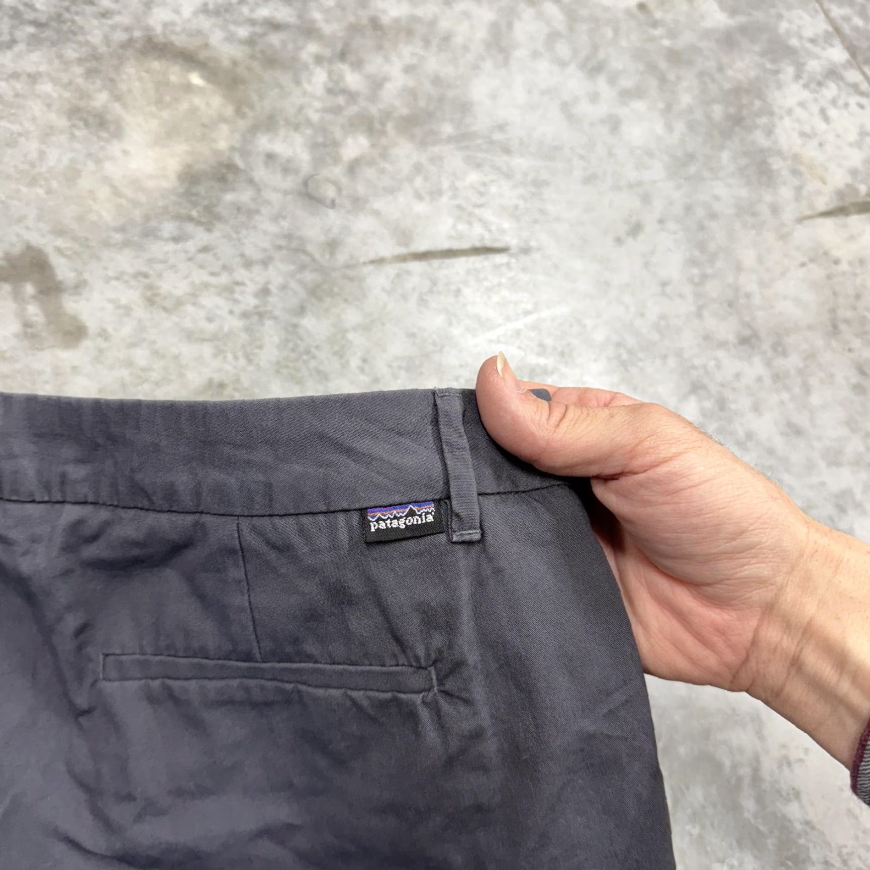 Patagonia Patagonia Shorts Womens 14 Charcoal Gray Hiking Outdoor Casual Pockets Travel Mens? Womens? Size 36" / US 14 / IT 50 - 2 Thumbnail