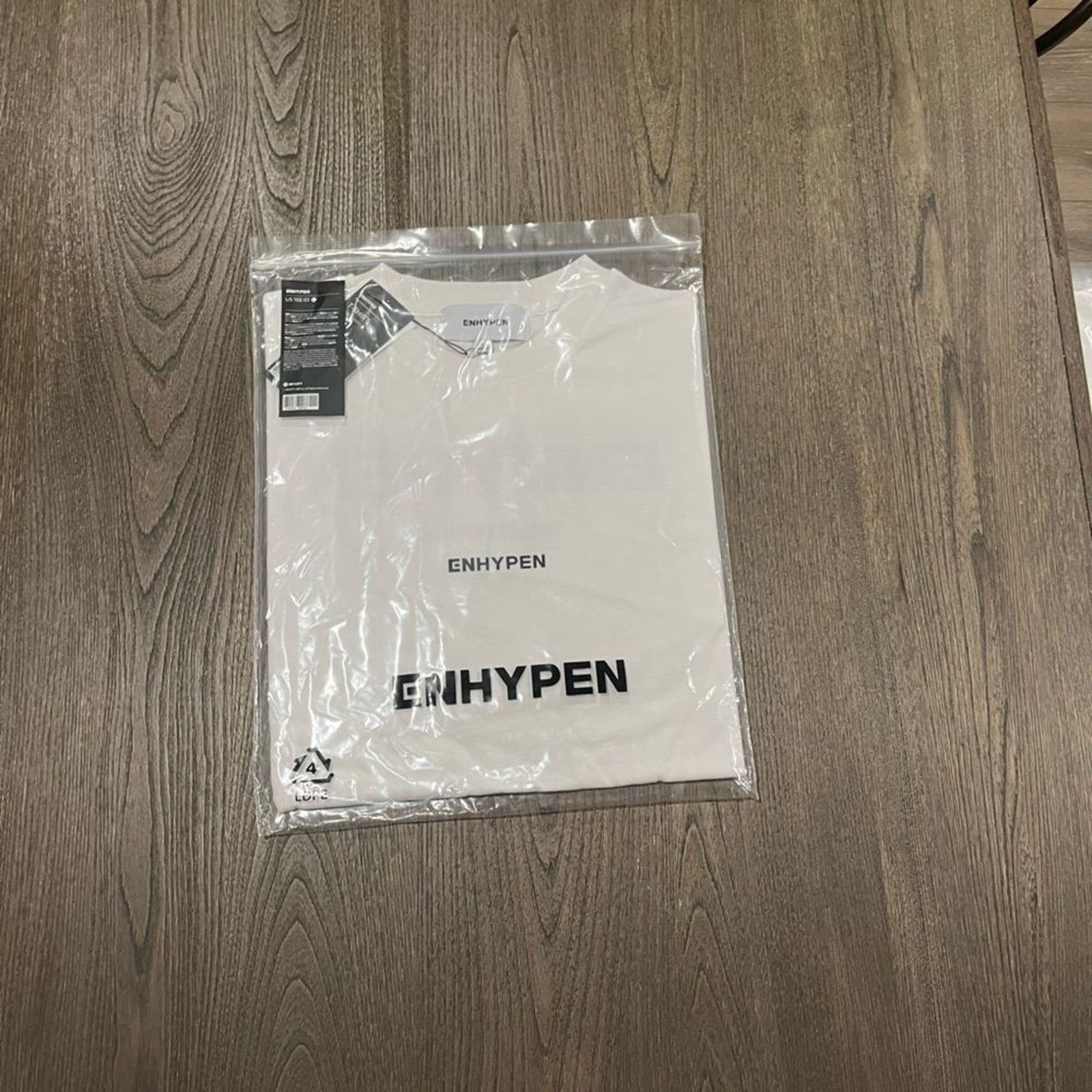 Vintage NWT Enhypen Band Dawn Dusk White Long Sleeve T-Shirt Size L Size US L / EU 52-54 / 3 - 2 Thumbnail
