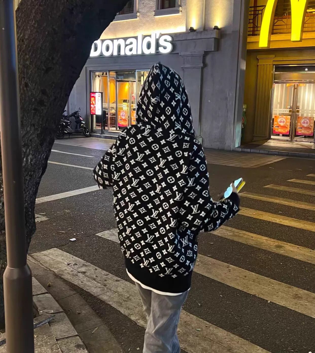 Louis Vuitton LV White Monogram All Over Black Hoodie Women S 99 New Size US S / EU 44-46 / 1 - 2 Thumbnail