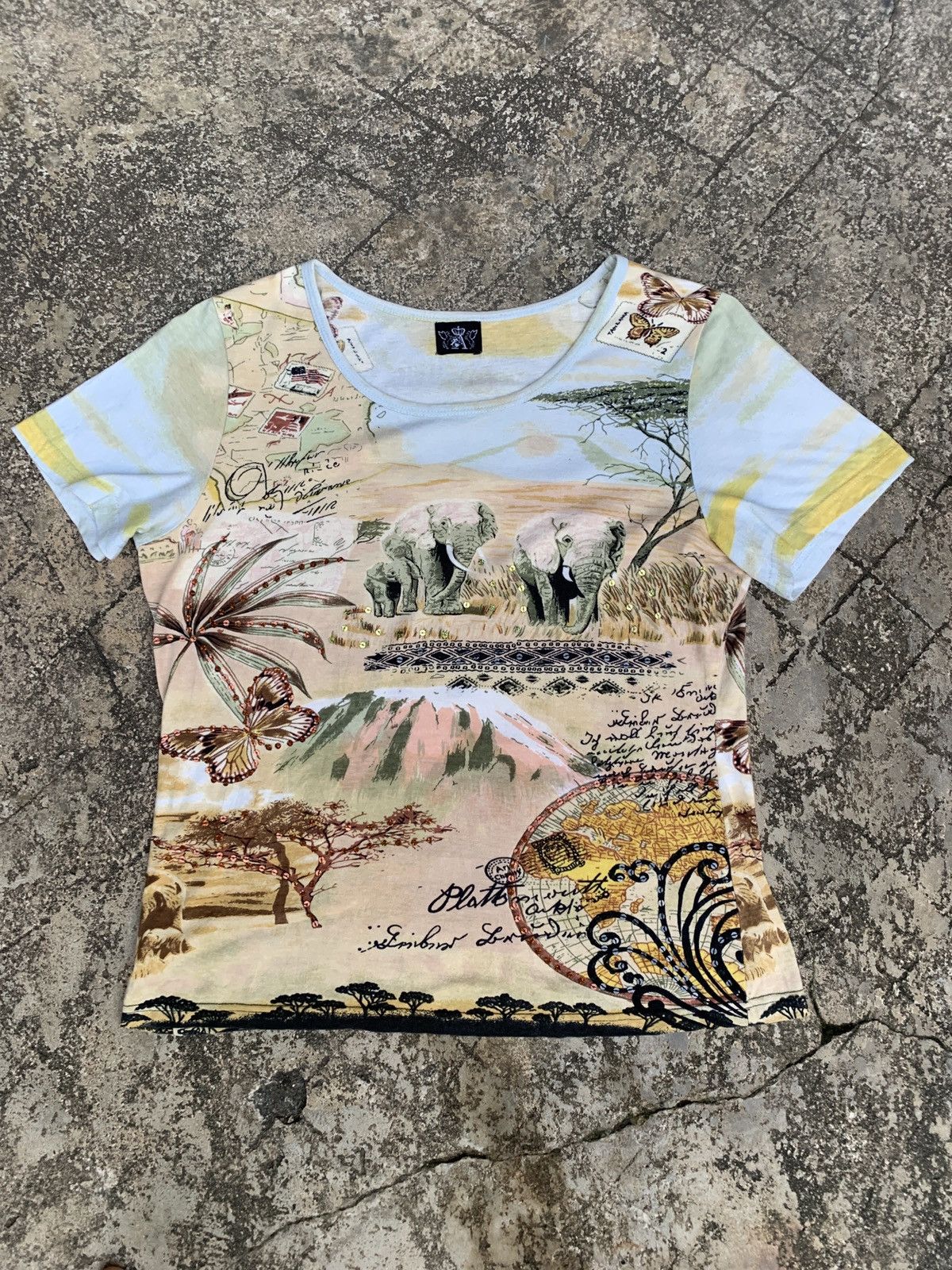 Japanese Brand y2k Ari Charmy Savannah Elephant Art Graphic Top Size L / US 10 / IT 46 - 1 Thumbnail