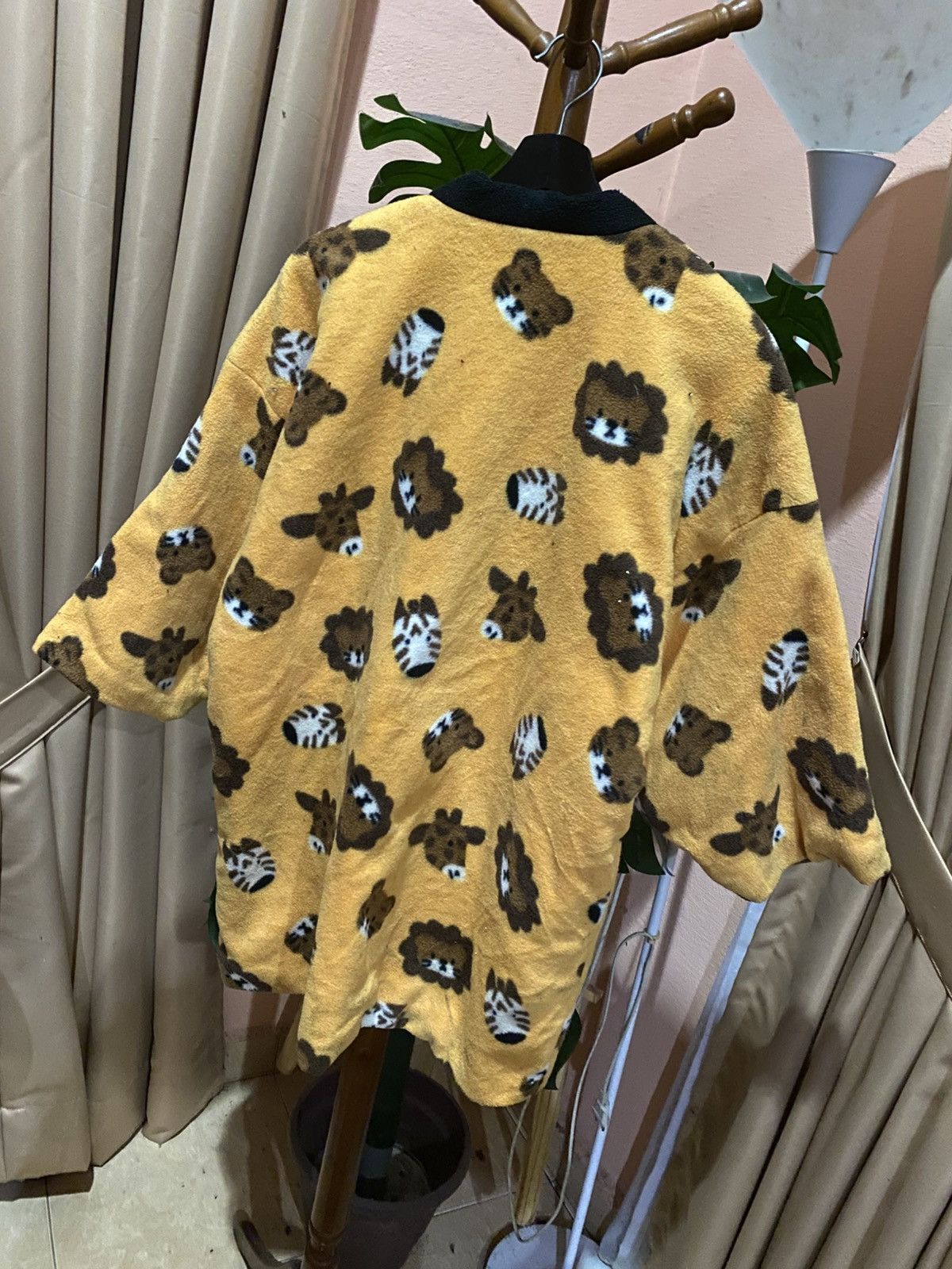 Vintage Vintage Elle Chante Fleece Kimono Robe with Animal Prints Size US M / EU 48-50 / 2 - 8 Thumbnail