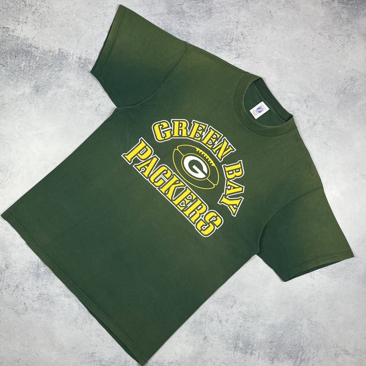 NFL Vintage Green Bay Packers NFL faded Made in USA tee 90’s Size US XL / EU 56 / 4 - 1 Thumbnail