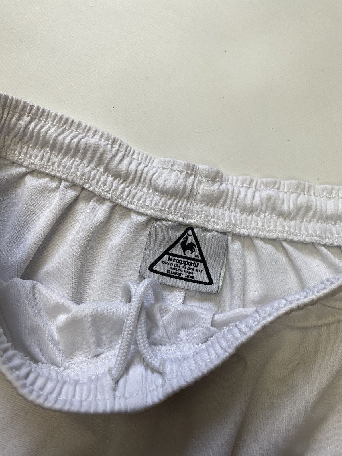 Le Coq Sportif Vintage Le Coq Sportif Manchester City White Jersey Shorts Size US M / EU 48-50 / 2 - 4 Thumbnail