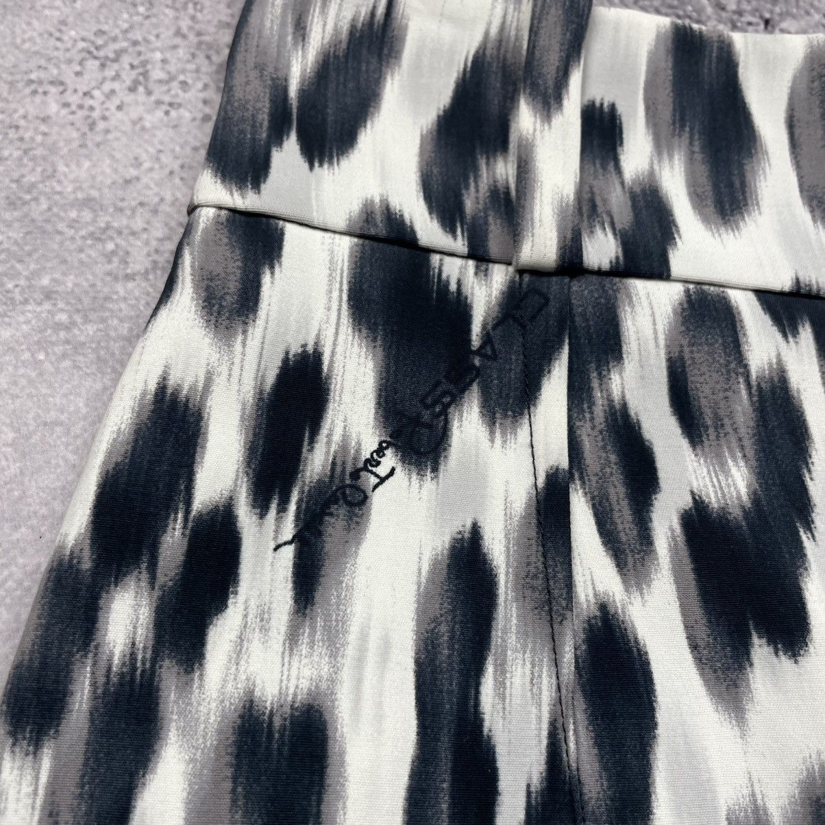 Roberto Cavalli Class Roberto Cavalli Skirt White Leopard Print Luxury Size 26" / US 2 / IT 38 - 10 Thumbnail