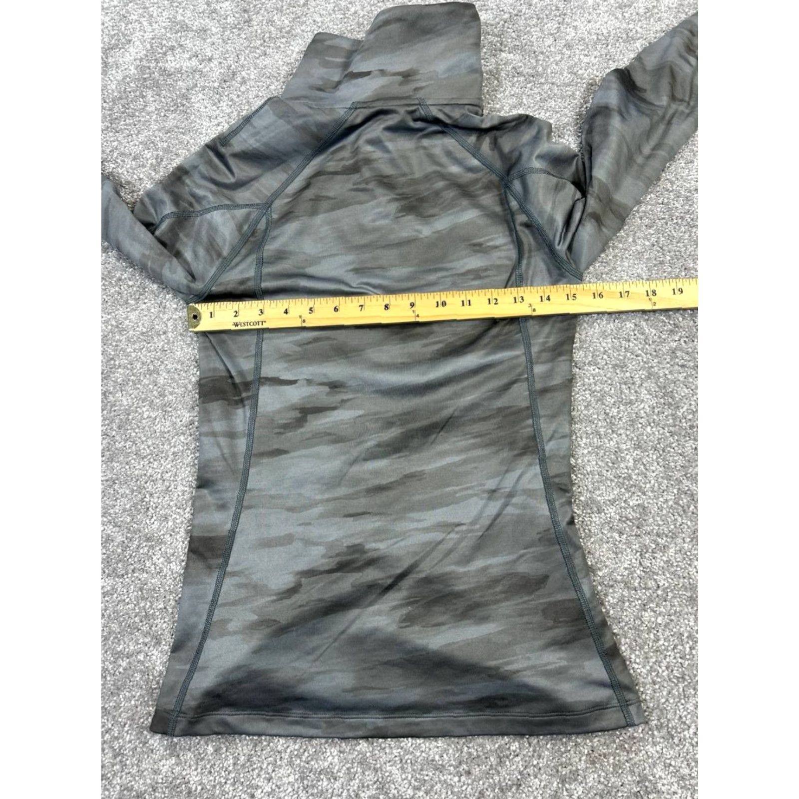Under Armour Under Armour Camouflage XS Gray Running 1/4 Zip Sweater Womens Pullover Mock Neck Athletic Shirt Size XS / US 0-2 / IT 36-38 - 4 Thumbnail