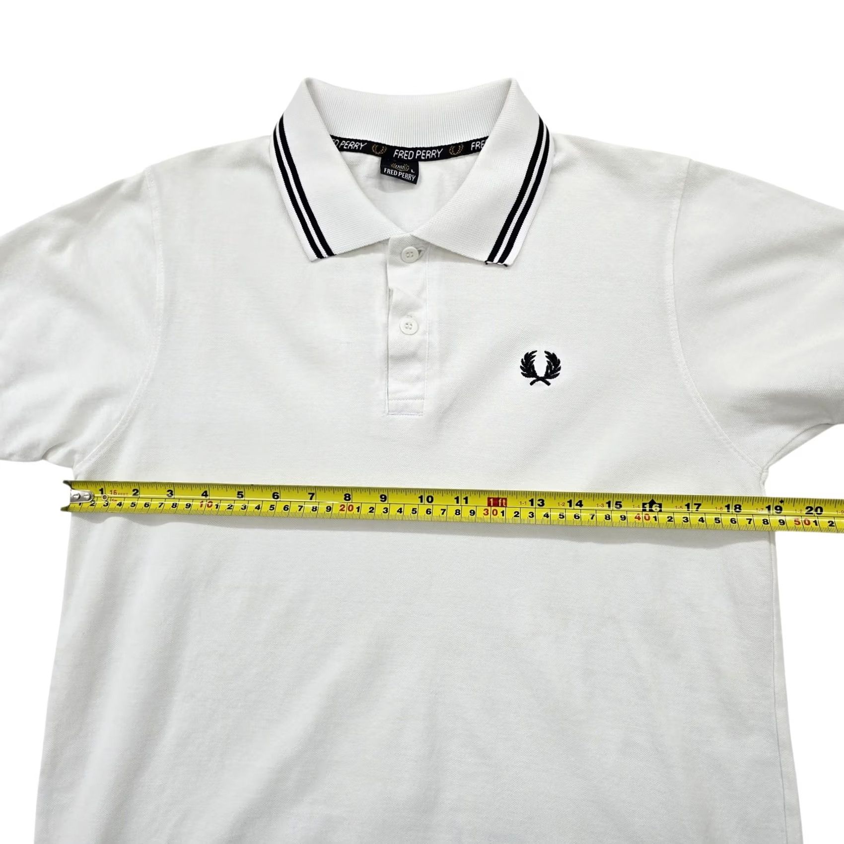 Fred Perry Fred Perry Men's White Twin Tipped Polo Shirt Size L Size US L / EU 52-54 / 3 - 6 Thumbnail