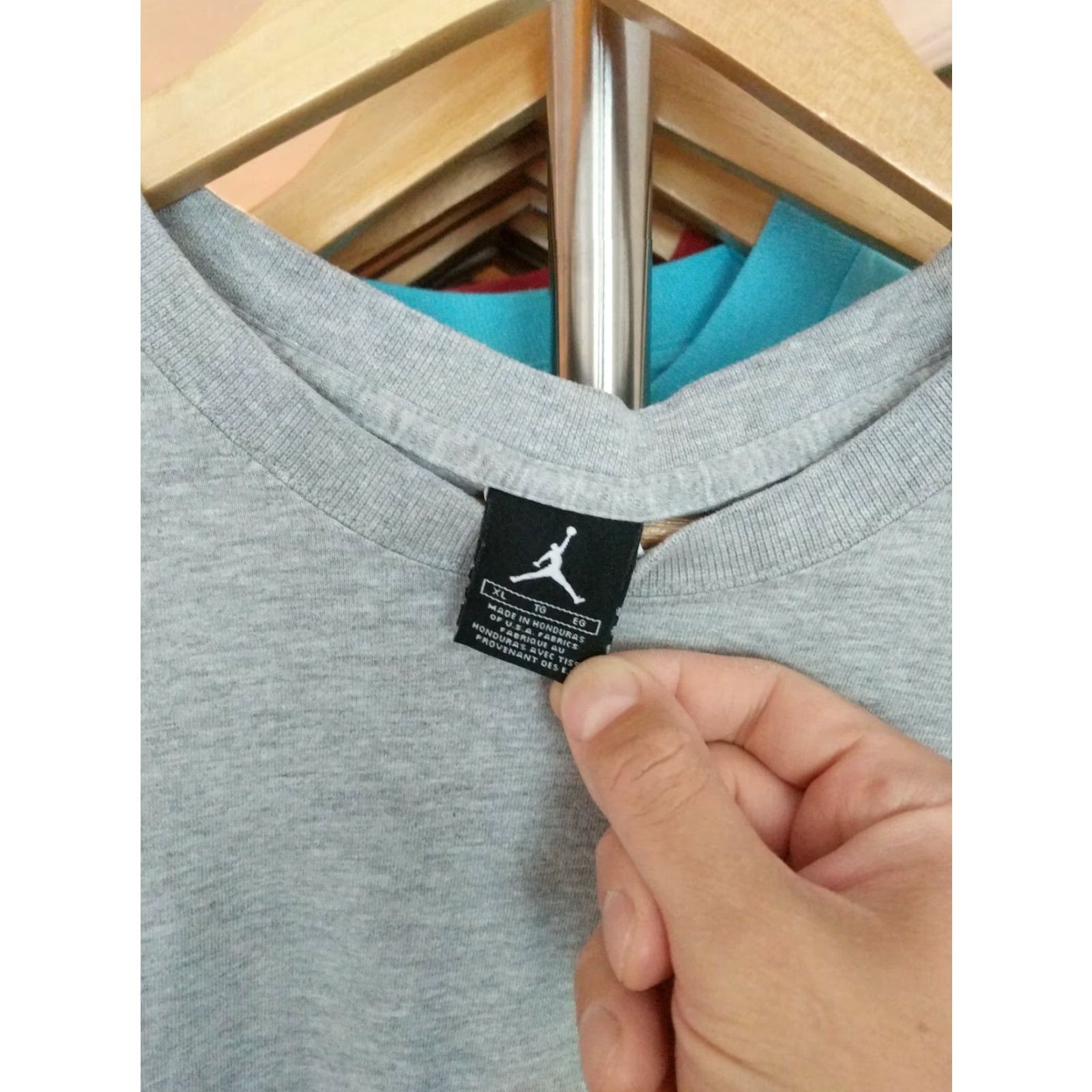 Nike VINTAGE Nike T Shirt Fly XL Mens gray Streetwear Jordan Hypebeast Short Sleeve Nike Fly XL Mens gray Vintage Streetwear T Shirt Size US XL / EU 56 / 4 - 2 Thumbnail