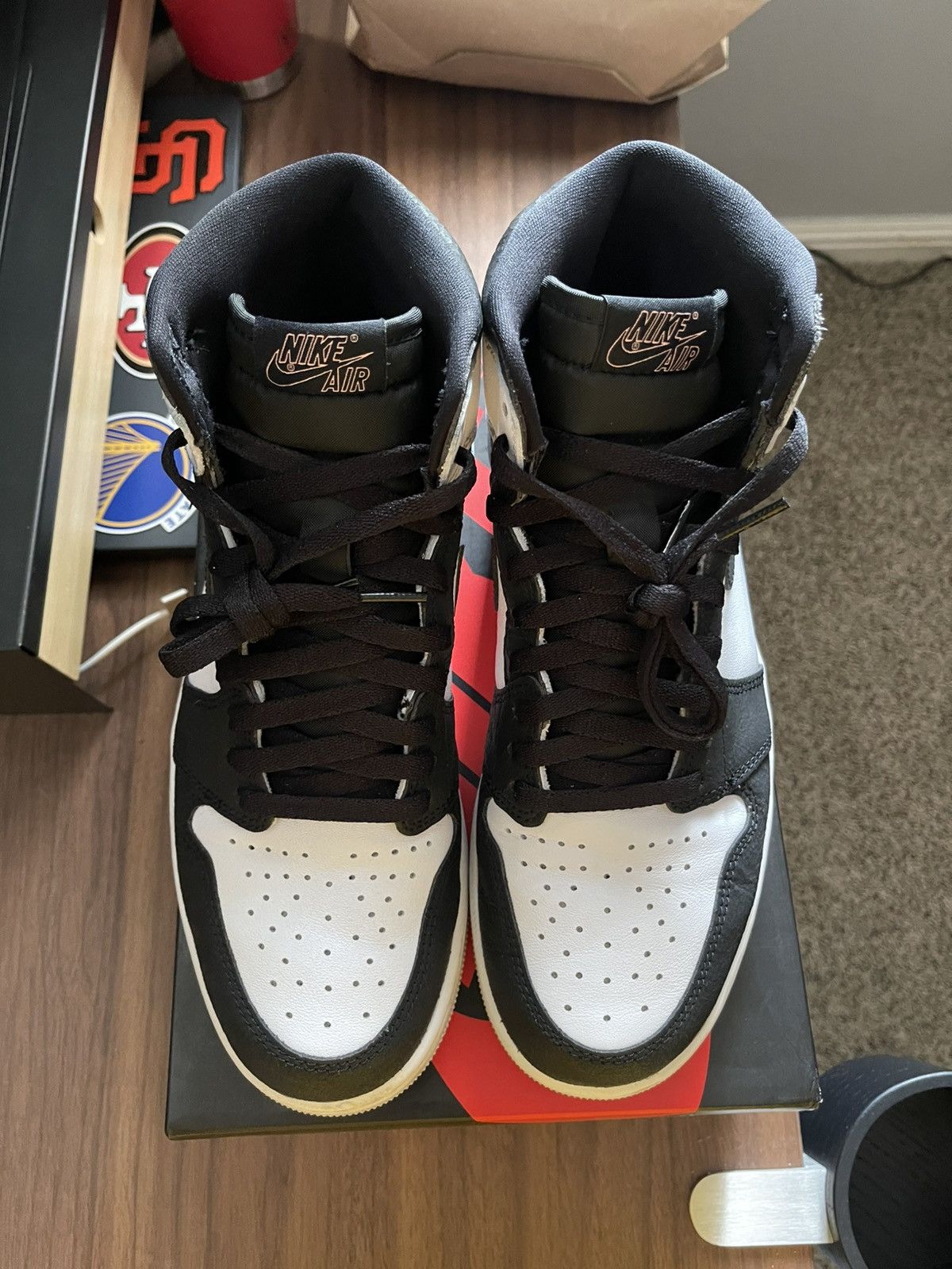 Jordan Brand Air Jordan 1 High Bleached Coral Size US 9.5 / EU 42-43 - 3 Thumbnail