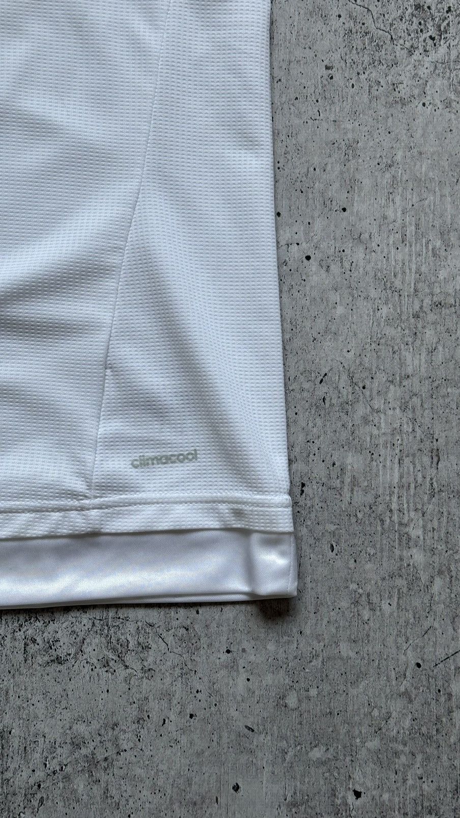 Adidas 2015/16 Adidas Real Madrid Home Soccer Jersey Size US L / EU 52-54 / 3 - 5 Thumbnail