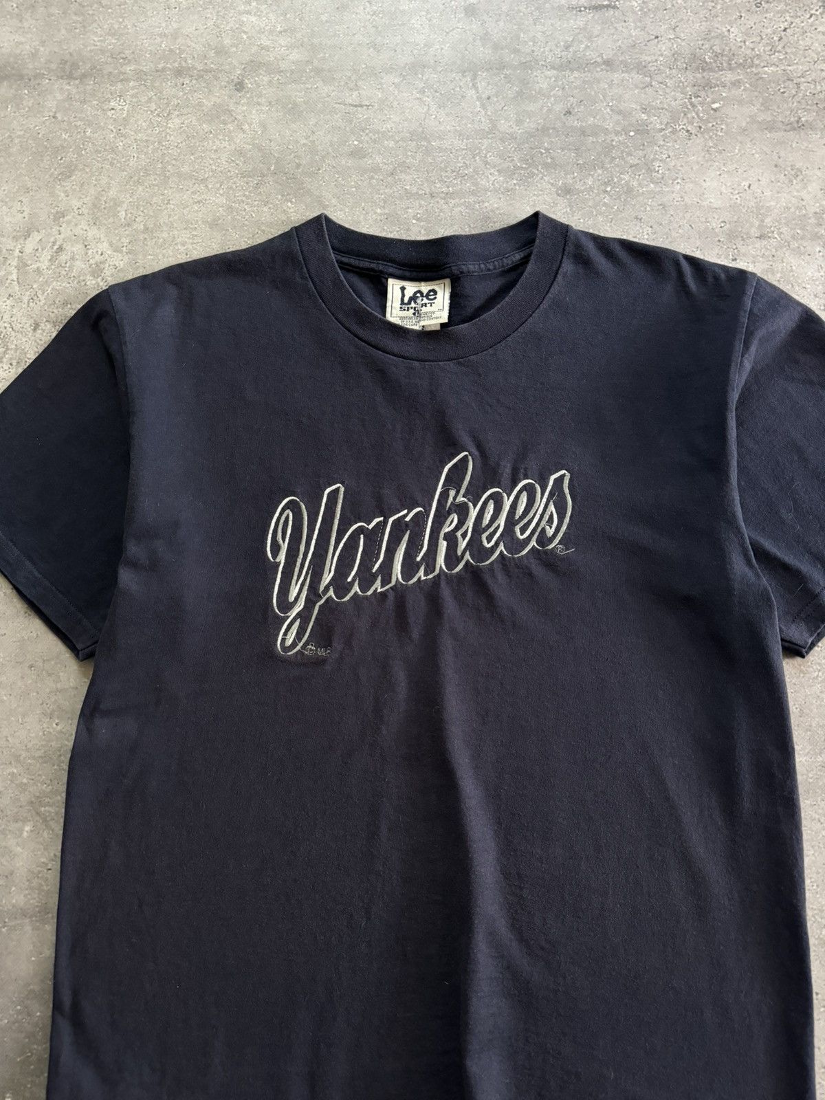 MLB × Vintage Vintage 90s MLB New York Yankees by Lee T-Shirt Size US L / EU 52-54 / 3 - 2 Thumbnail