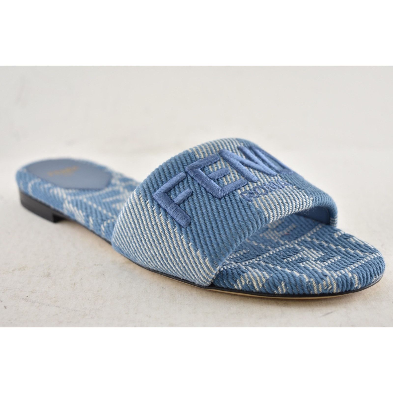 Fendi Fendi Sunshine Blue Denim FF Monogram Mule Slide Sandal 36.5 Size US 6.5 / IT 36.5 - 7 Thumbnail