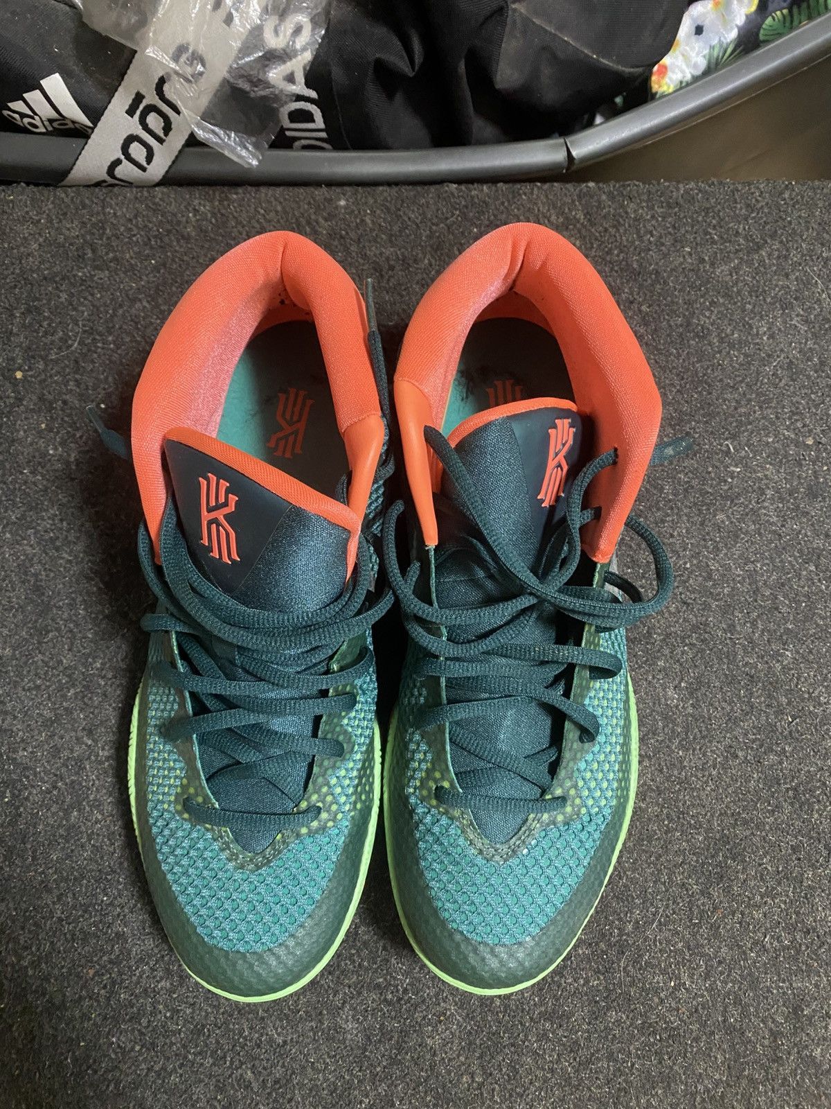 Nike Nike kyrie 1 Venus flytrap Size US 10 / EU 43 - 3 Thumbnail