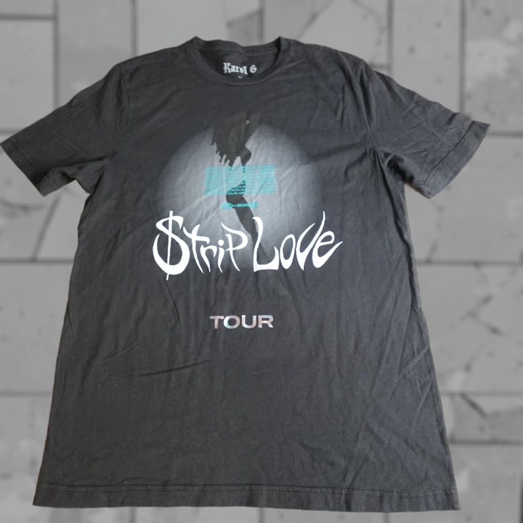 Vintage Karol G Strip Love Shirt T-Shirt XL Black Crew Neck Short Sleeve Graphic Print Men Unisex Fit 2022 Tour Size US XL / EU 56 / 4 - 1 Thumbnail