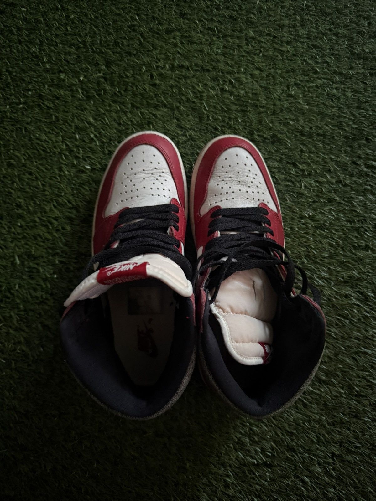 Nike Air Jordan 1 Chicago Lost and Found Size US 9.5 / EU 42-43 - 8 Thumbnail