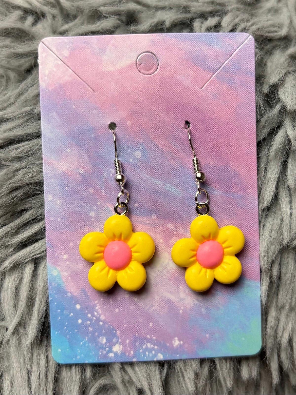 Handmade Handmade earrings yellow flowers Size ONE SIZE - 1 Preview