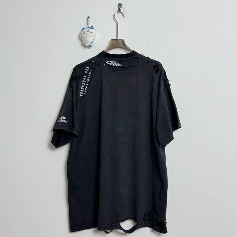 Balenciaga Balenciaga 3 B embroidered logo destruction calendar desig Size US M / EU 48-50 / 2 - 4 Thumbnail