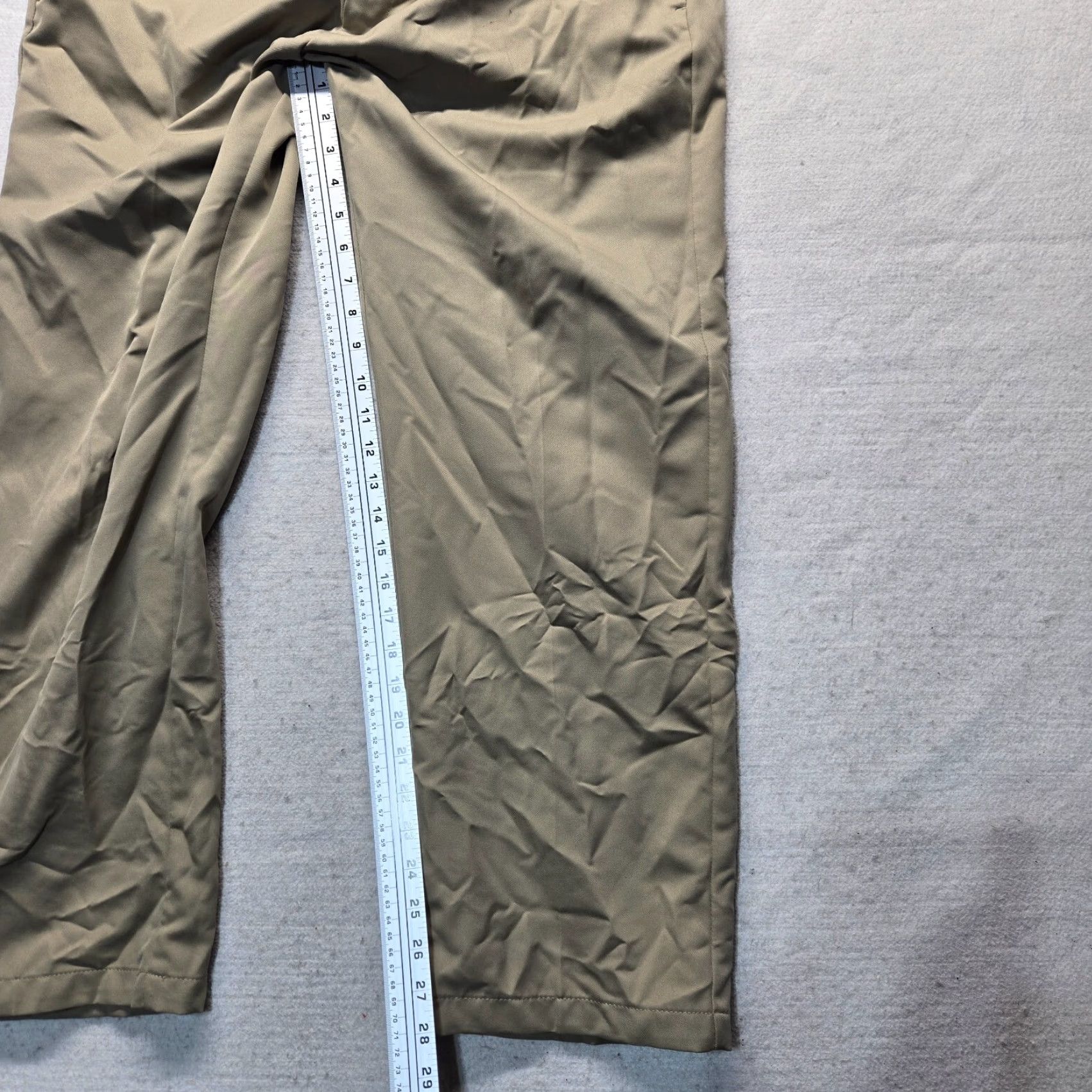 Haggar VINTAGE Haggar Dress Pants Men's Beige Khaki 36 x 29 Cotton Pleated Regular Straight Pockets 3860s Pants Mens Size US 36 / EU 52 - 6 Thumbnail