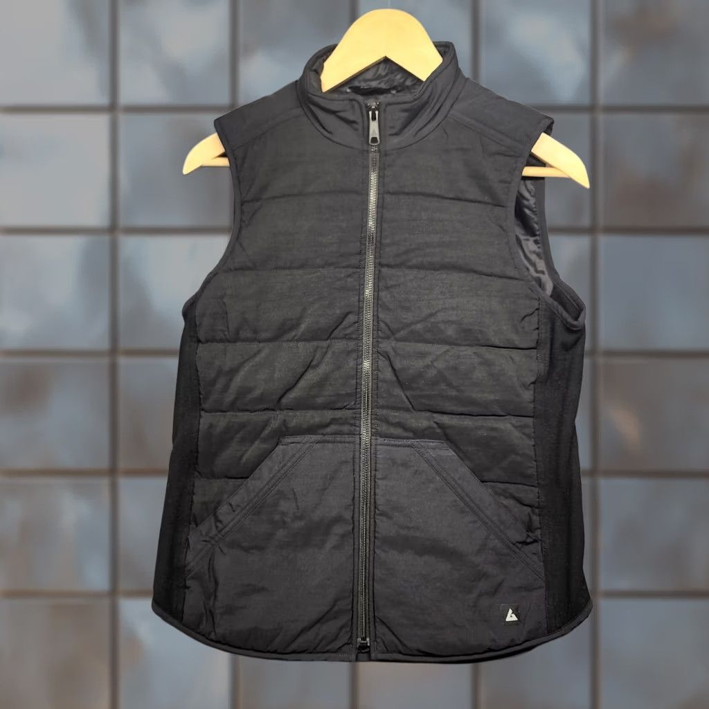 Vintage American Giant Womens Small Black Quilted Puffer Vest Full Zip Made USA Vest Zip Sleeveless Womens S Black Quilted Puffer Vest Size S / US 4 / IT 40 - 1 Thumbnail