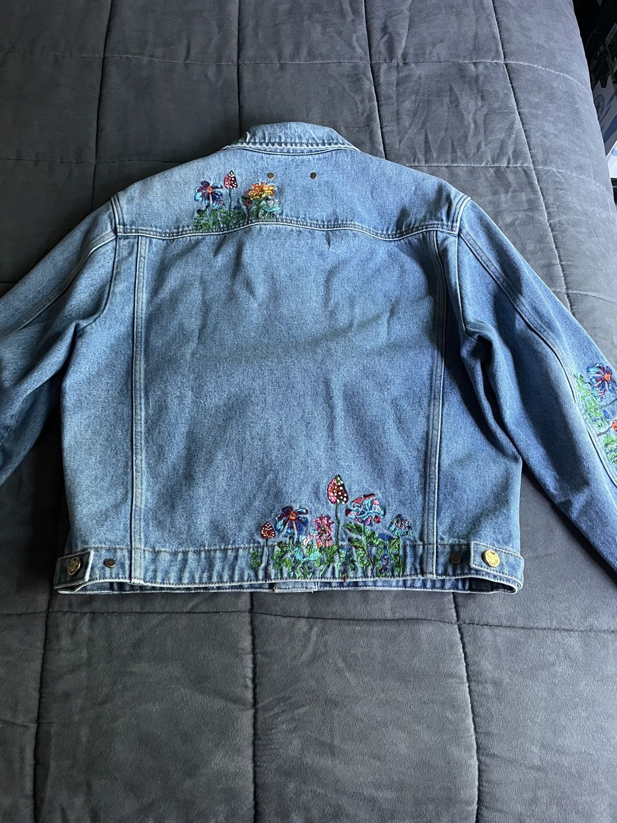 Louis Vuitton Louis Vuitton Floral Embroidered Denim Jacket Size US M / EU 48-50 / 2 - 11 Thumbnail