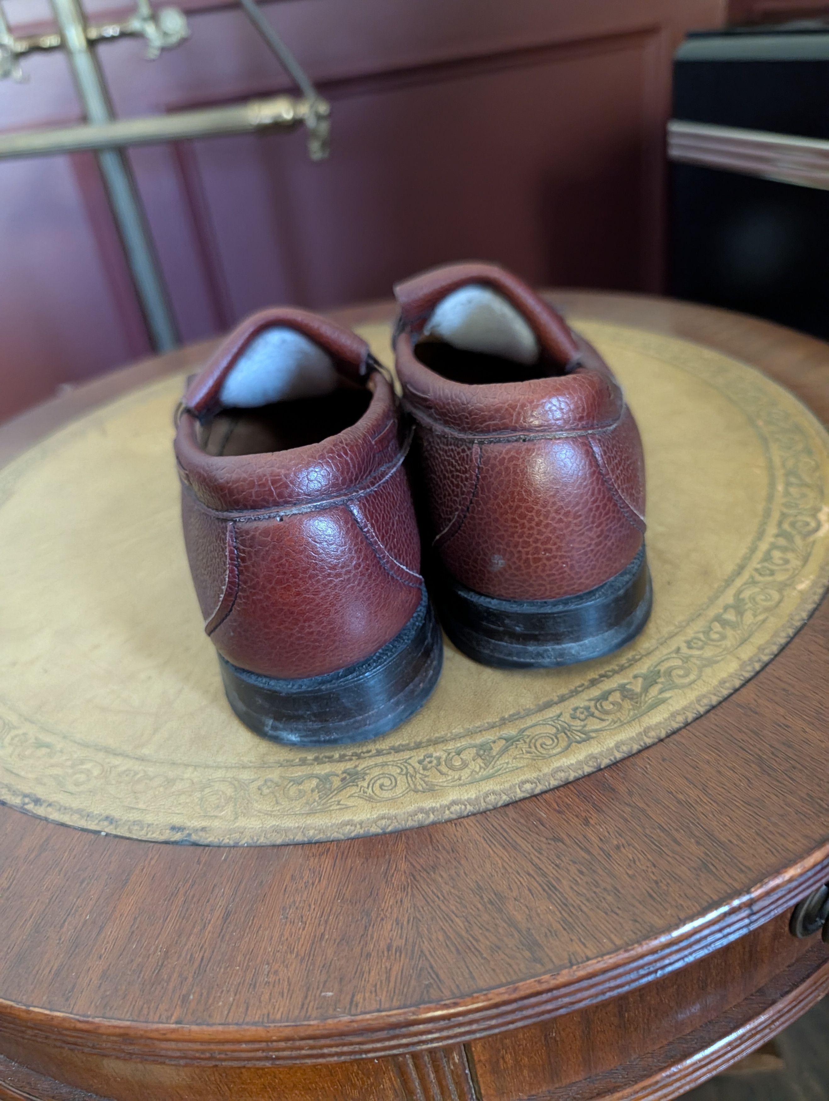 Chester Barrie Vtg burgundy pebbled leather hand sews moccasin loafers Size US 7 / EU 40 - 8 Thumbnail