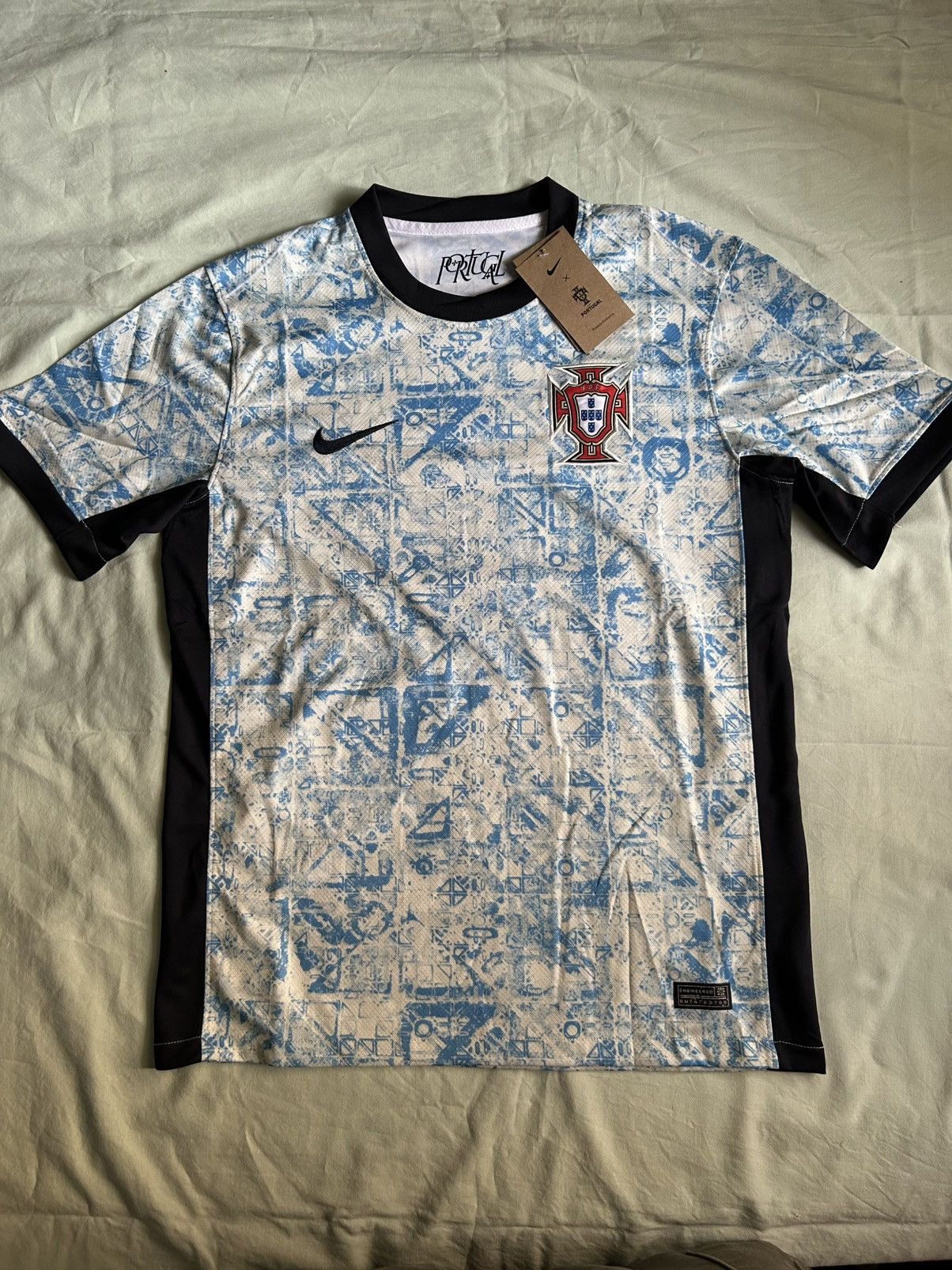 Nike Portugal 2024/25 Men’s Nike jersey Size US M / EU 48-50 / 2 - 1 Thumbnail