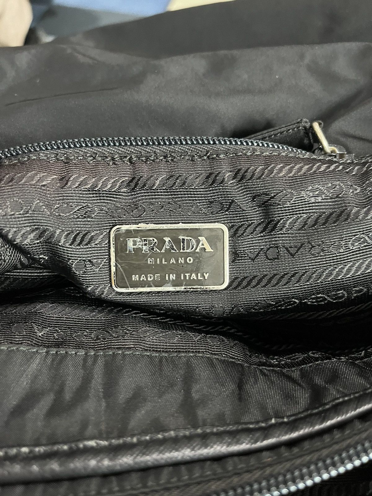 Prada Authentic PRADA Tessuto Messenger Bag Size ONE SIZE - 10 Thumbnail