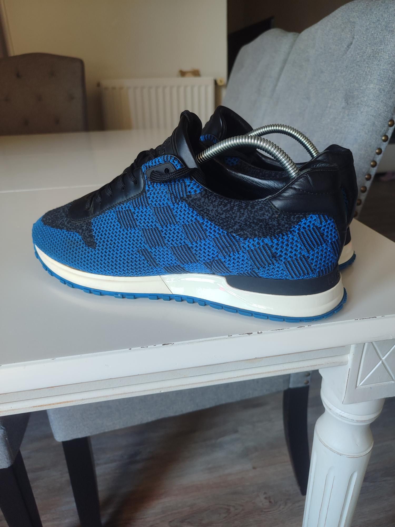Louis Vuitton BASKETS LOUIS VUITTON RUNNER ACTIVE Size US 10 / EU 43 - 9 Thumbnail