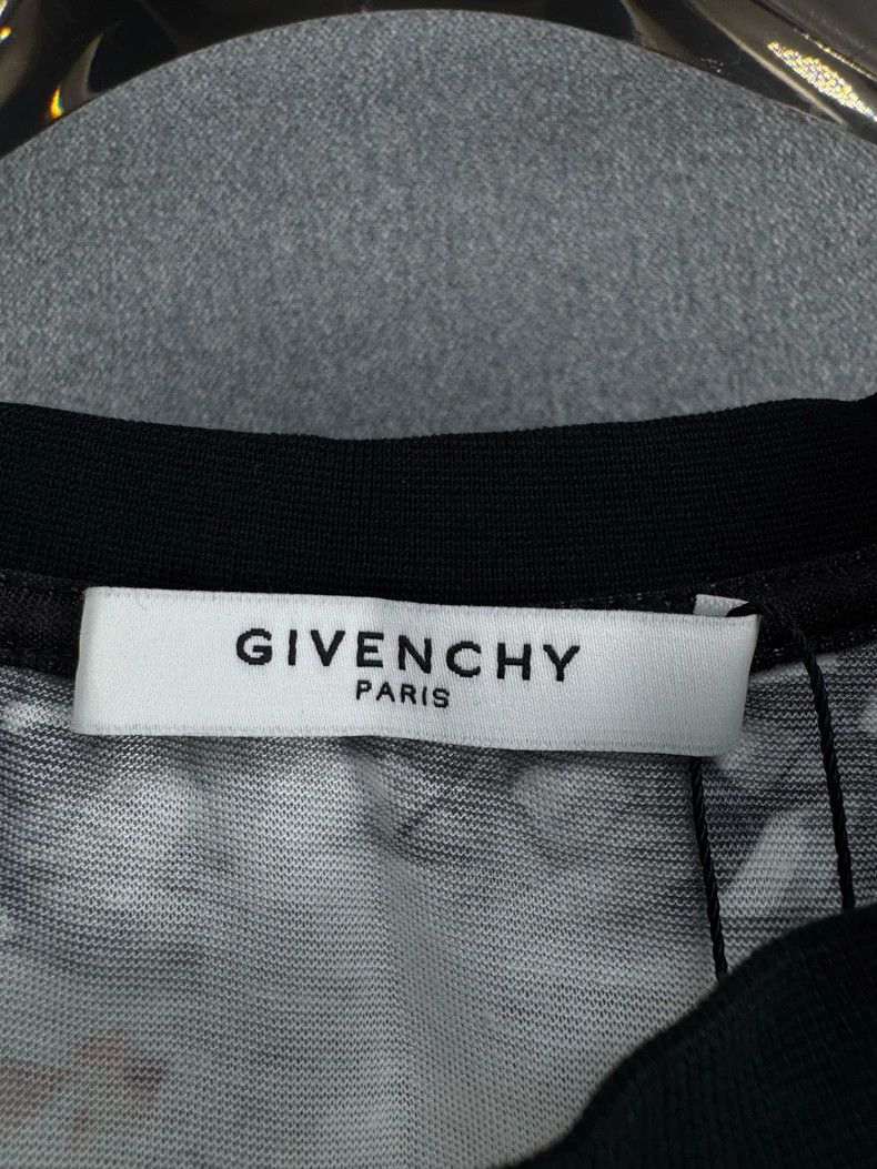 Givenchy Givenchy Show model short-sleeve shirt Size US XS / EU 42 / 0 - 3 Thumbnail