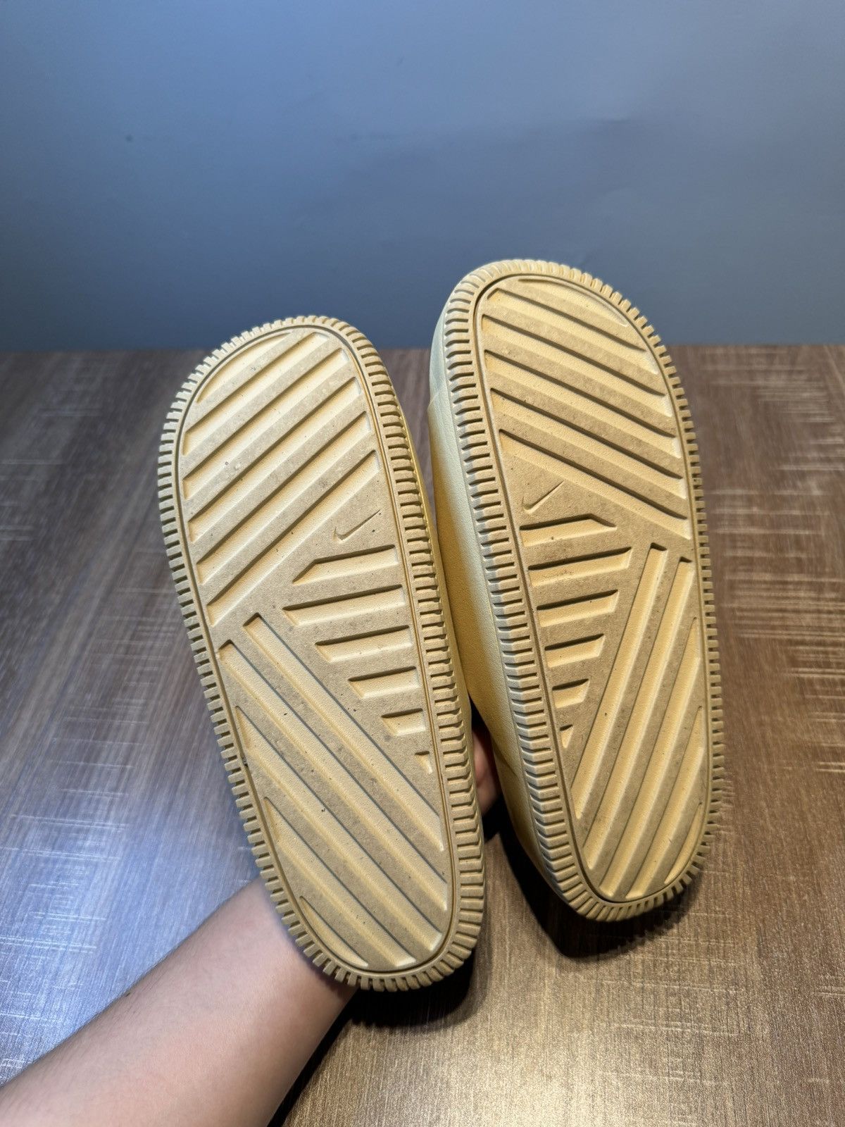 Nike Nike Calm Slides Size M7 W8 SESAME Slide Used Size US 7 / EU 40 - 6 Thumbnail