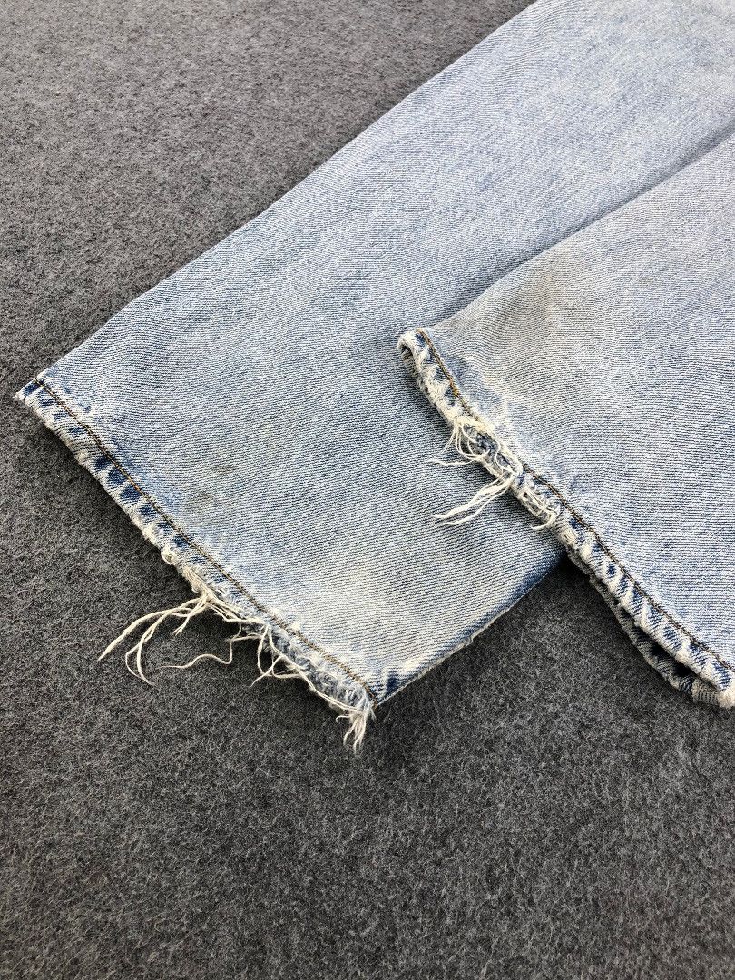 Levi's Vintage Light Wash Levis 560 Jeans-JM769 Size US 39 - 11 Thumbnail