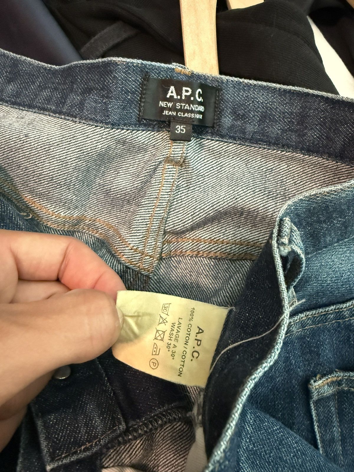 A.P.C. A.P.C Denim Jeans with single knee blowout Size US 35 - 7 Thumbnail
