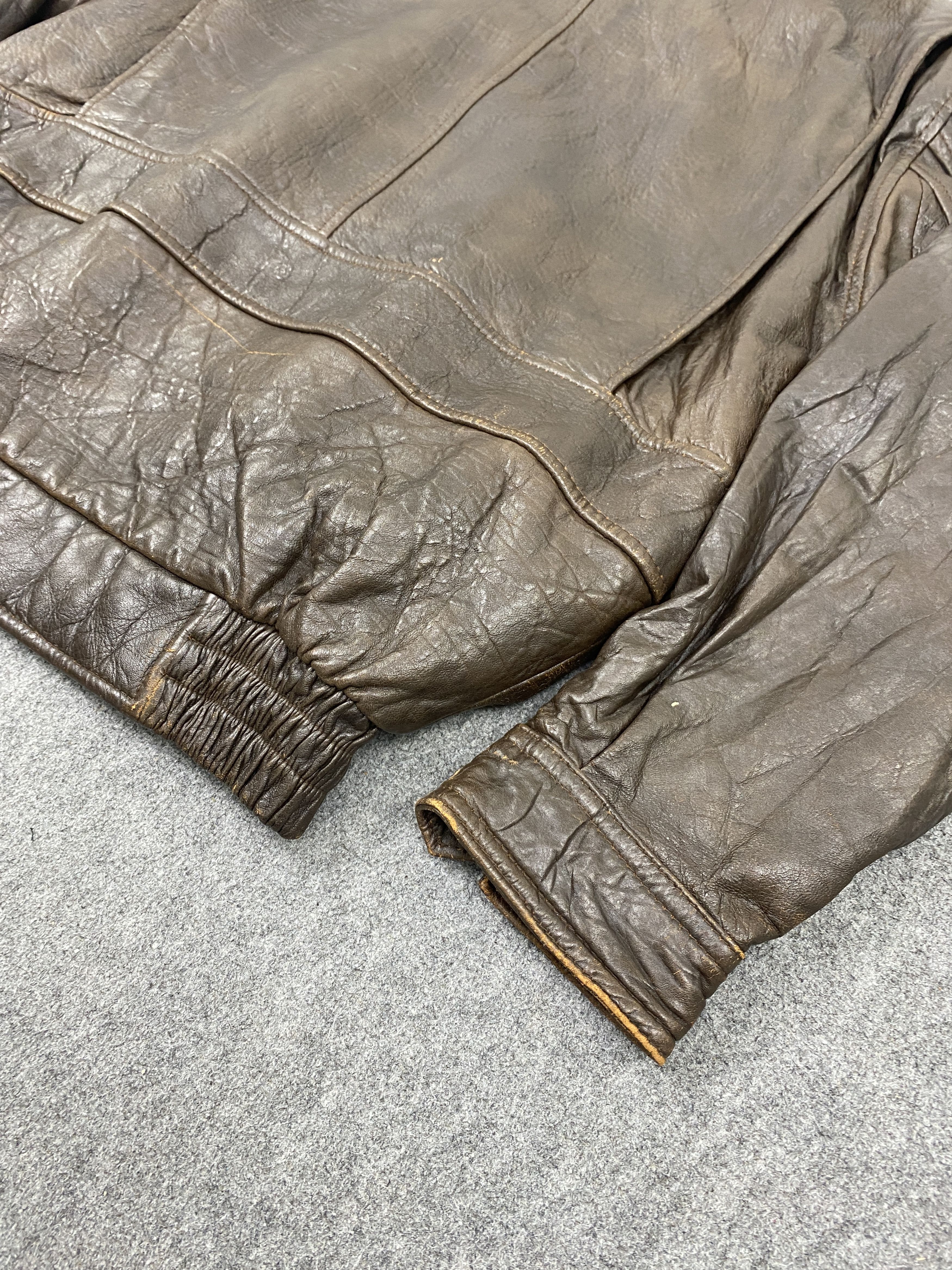 Vintage Vintage Military Flight Jacket Bomber Leather Jacket MJ0073Z Size US L / EU 52-54 / 3 - 16 Thumbnail