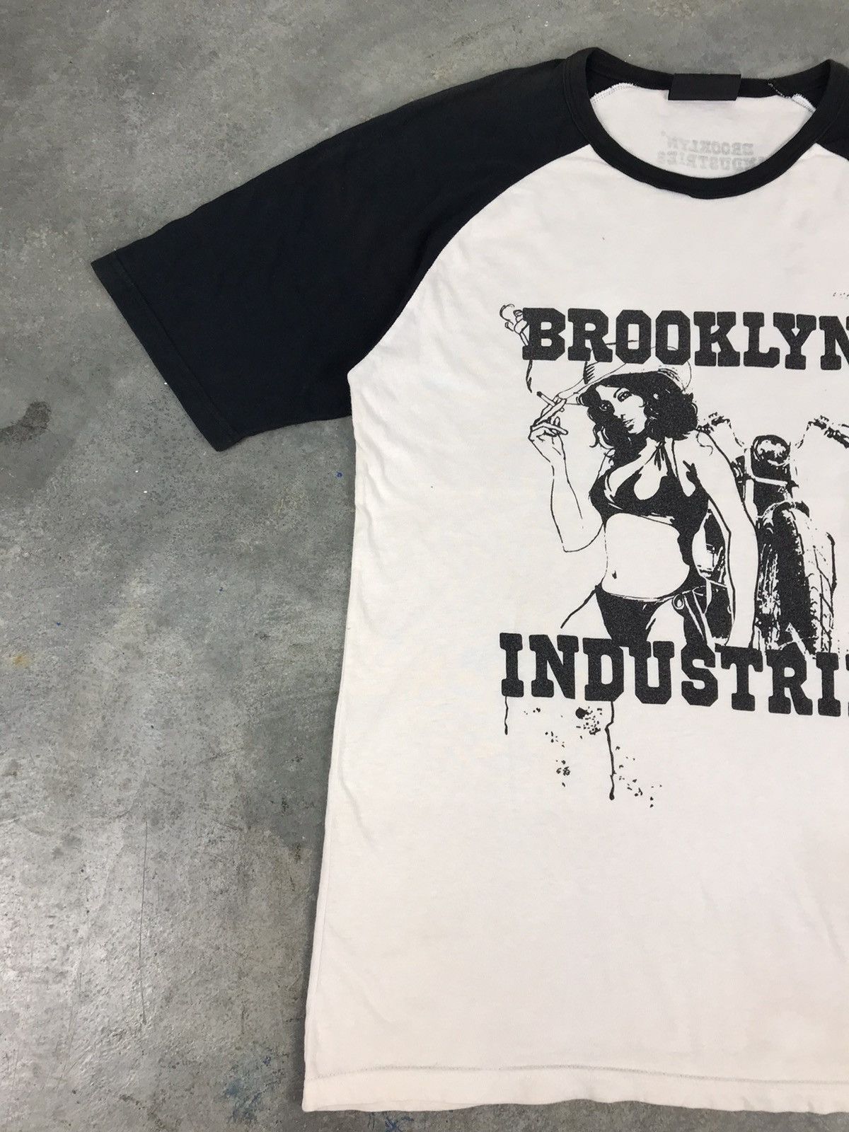 Brooklyn Industries Brooklyn Industries Sexy Girl Style With Motorcyles Tee Size US XL / EU 56 / 4 - 3 Thumbnail