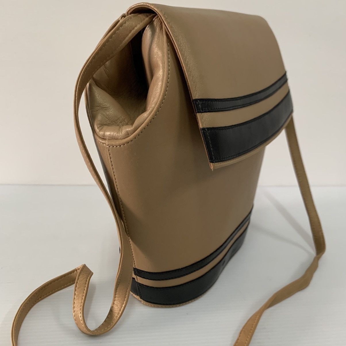 Charles Jourdan Charles Jourdan Leather Slingbag Size ONE SIZE - 4 Thumbnail