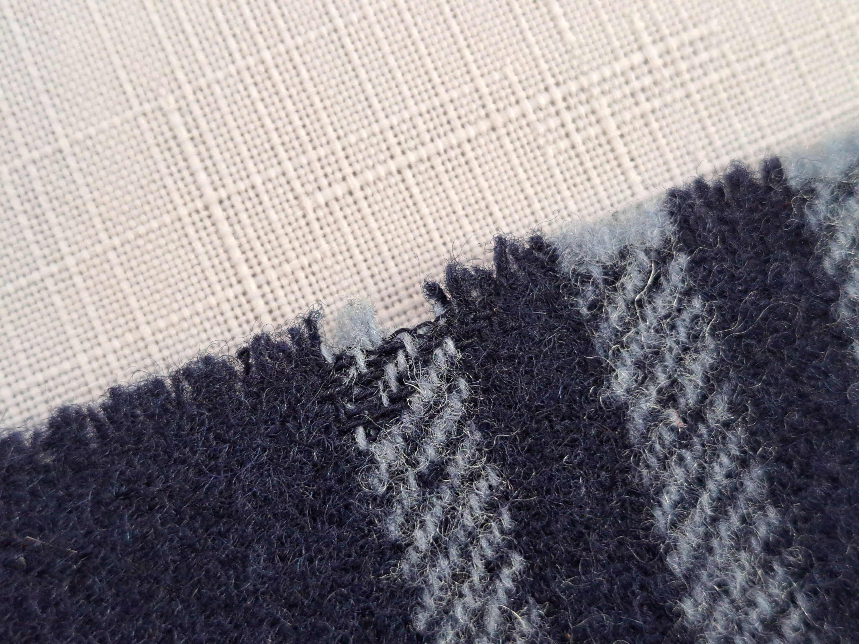 Burberry × Vintage Vintage BURBERRY lambswool scarf. Made in England. Size ONE SIZE - 9 Thumbnail