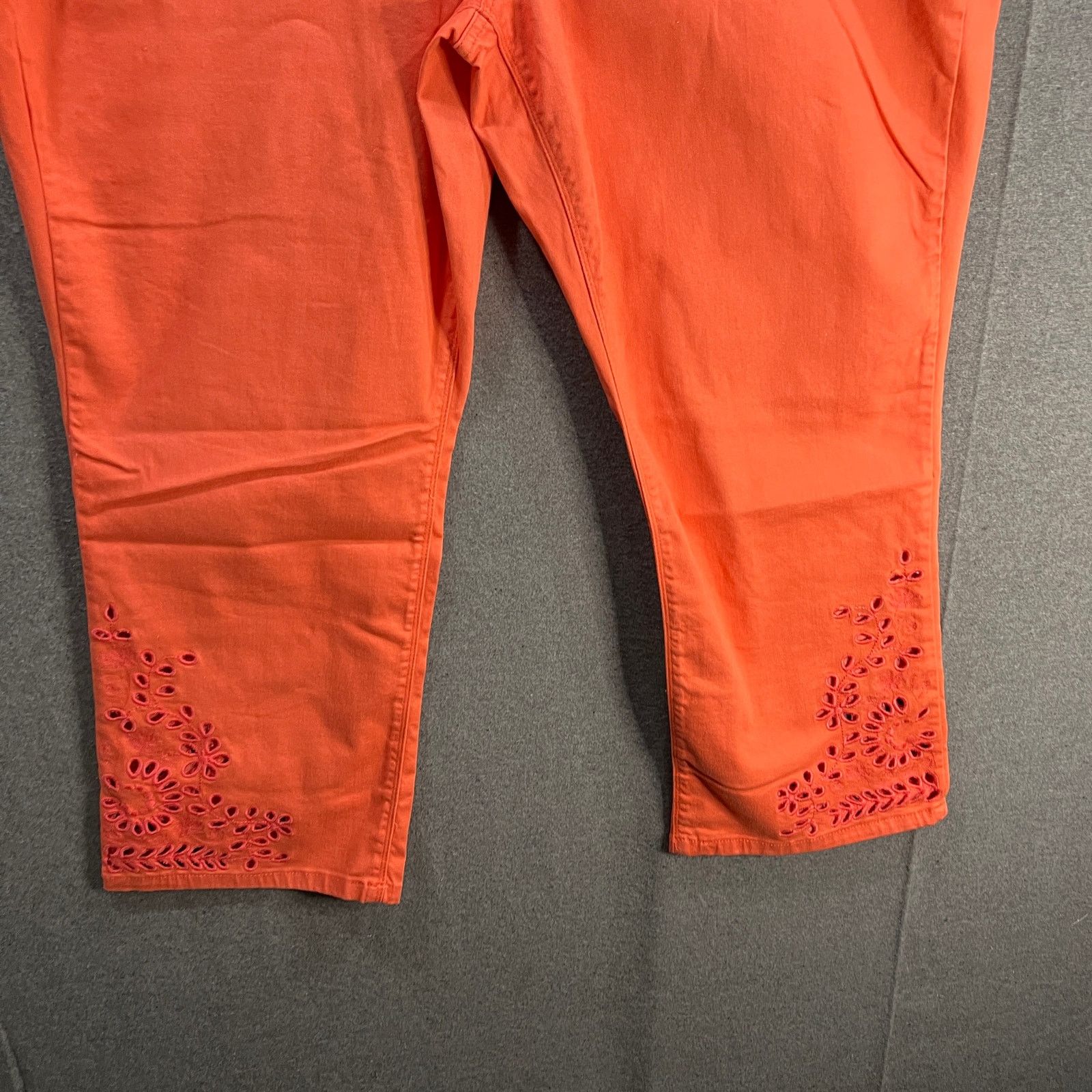 Other Laurie Felt Regular Daisy Floral Embroidered Ankle_Jeans Size 42" / US 20 - 7 Thumbnail