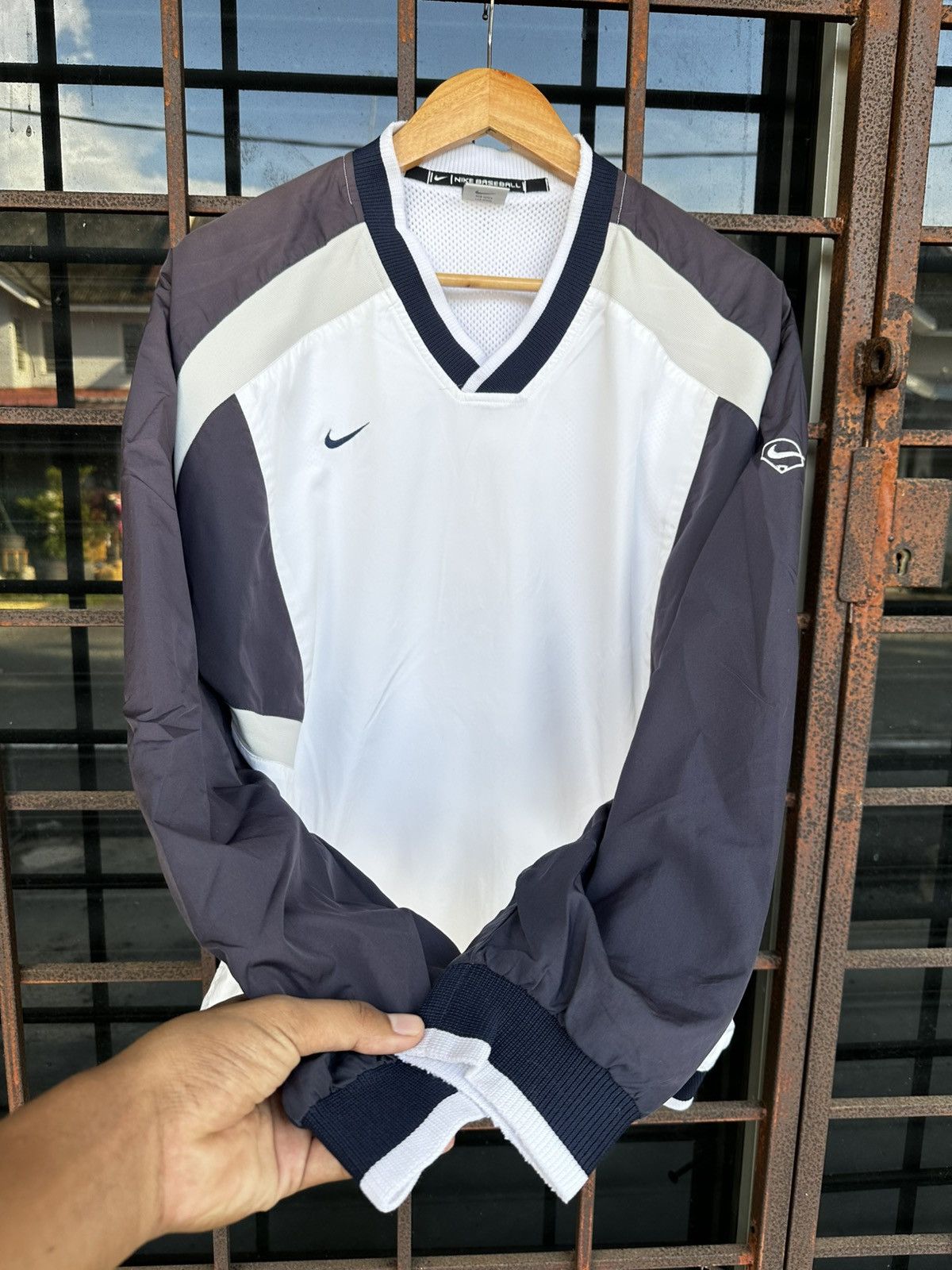 Nike 👹Vintage Faded Nike Baseball Baggy VNeck Sweater Size US M / EU 48-50 / 2 - 2 Thumbnail