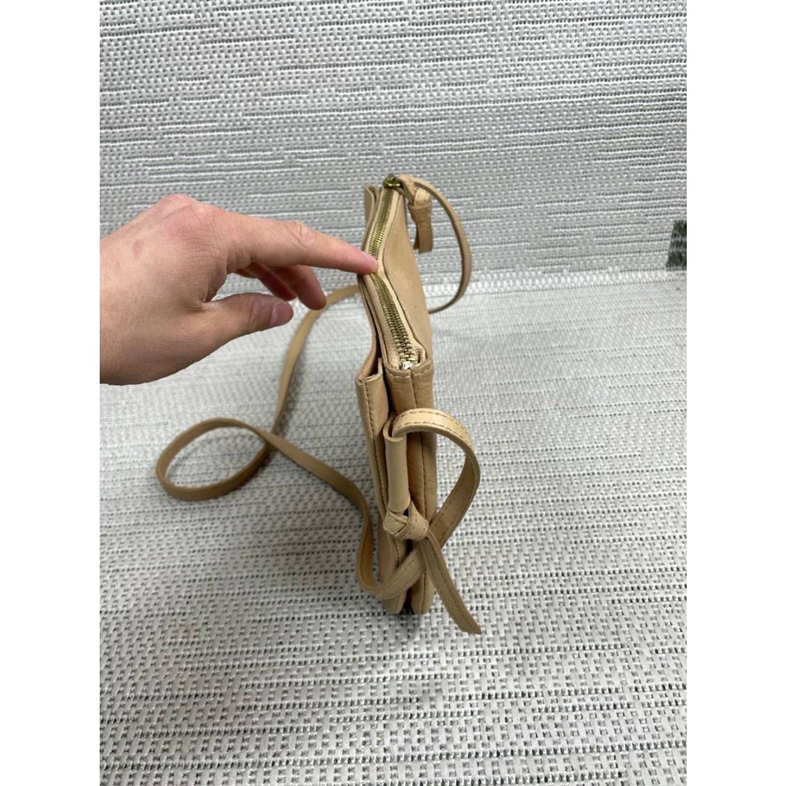 Madewell Madewell The Knotted Bag Crossbody Womens Small Beige Leather Zip Top Slip Pocket Size S / US 4 / IT 40 - 3 Thumbnail